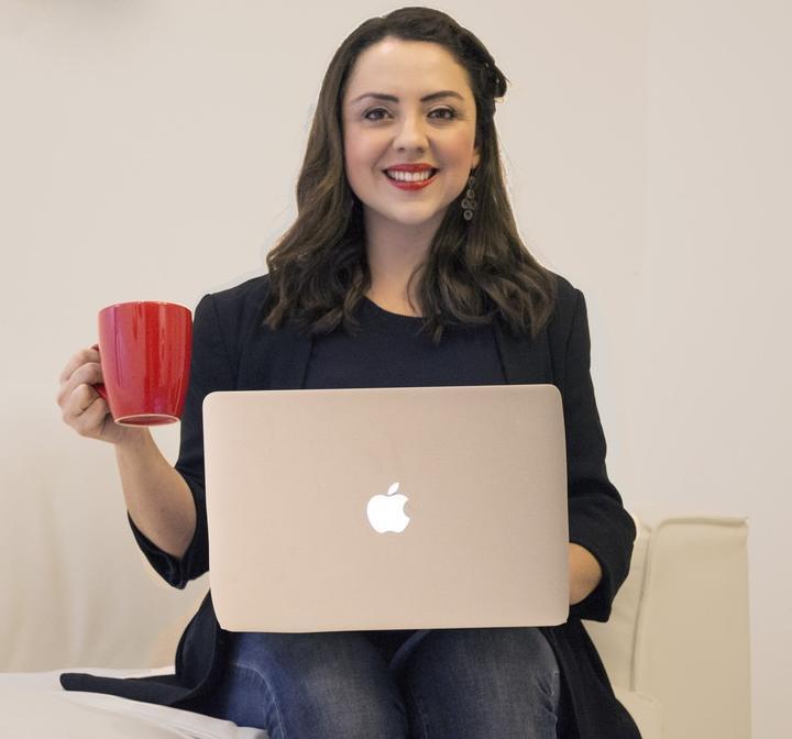 actor Renata Avila large photo