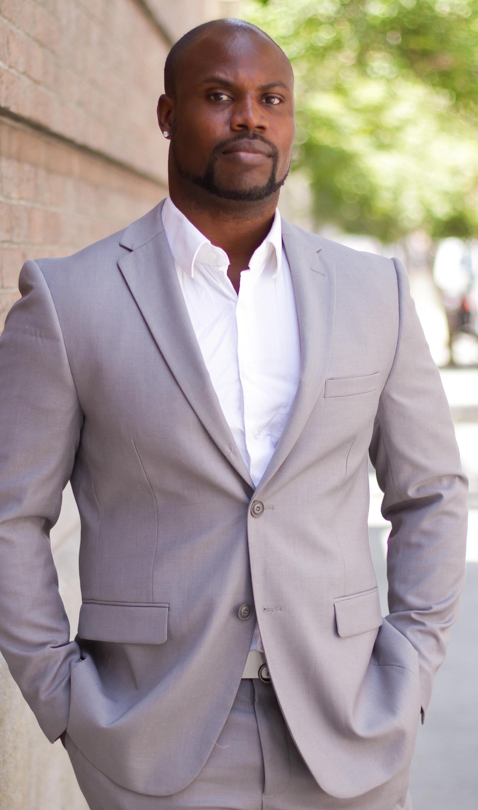 actor Byron Ivey large photo