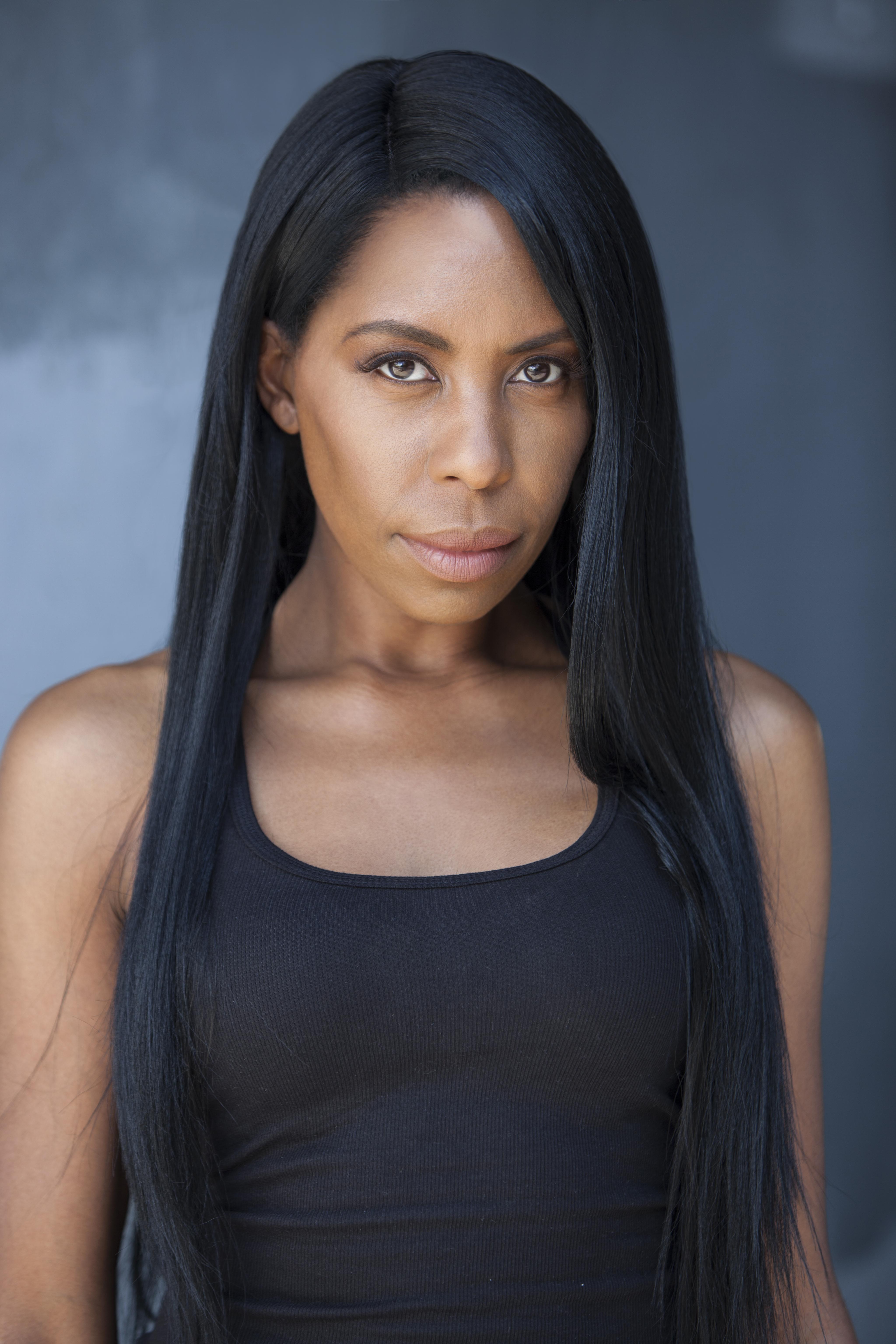 actor Bella Cruz large photo