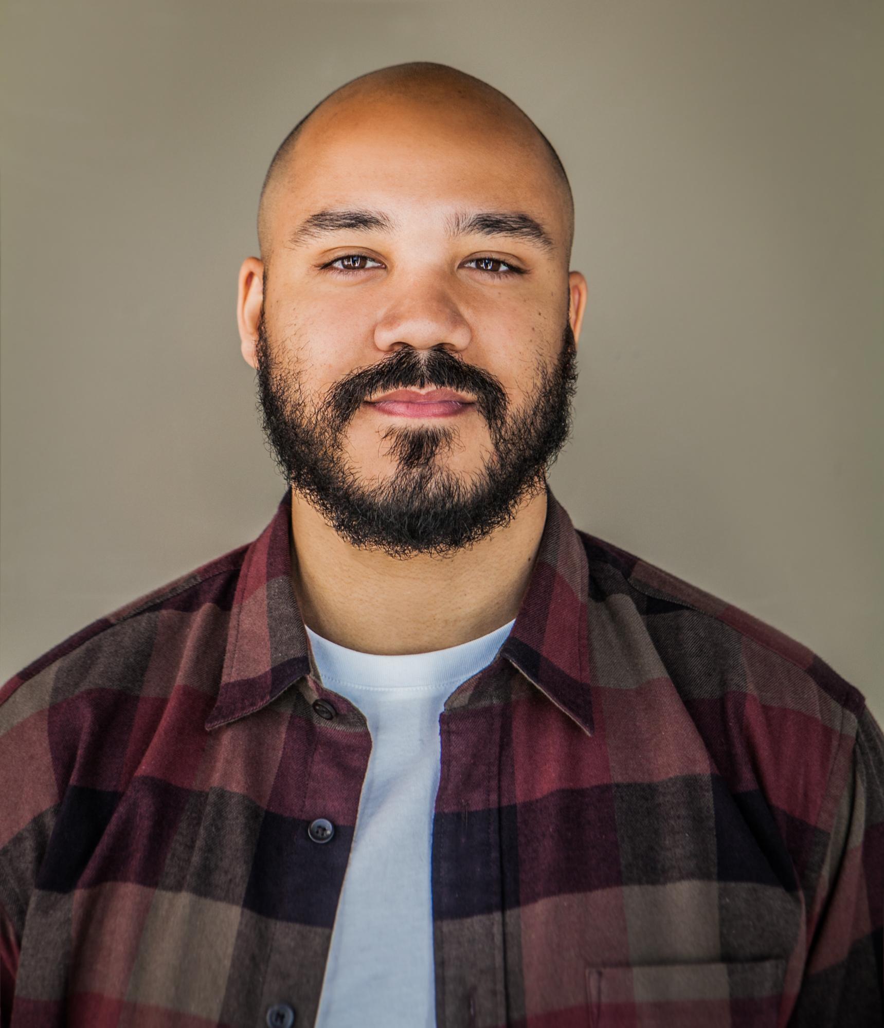 actor Izaak Smith large photo