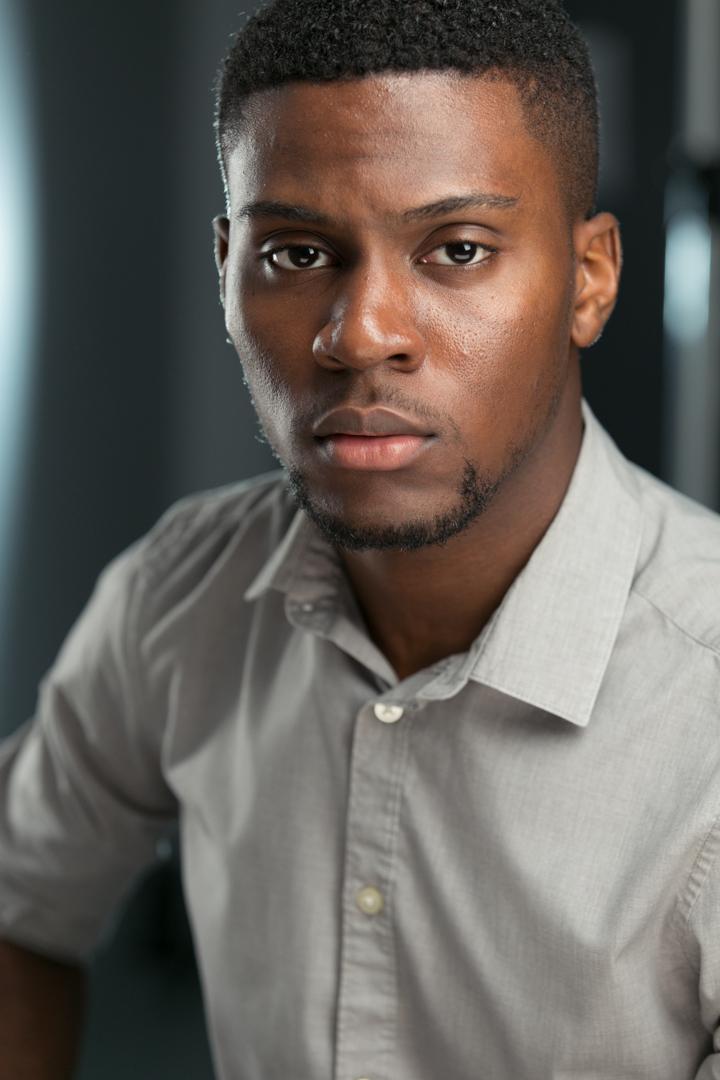 actor Robert Barnes large photo