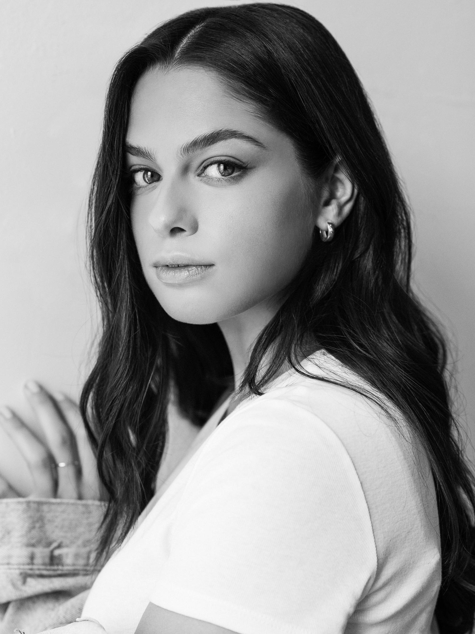 actor Briana Femia large photo