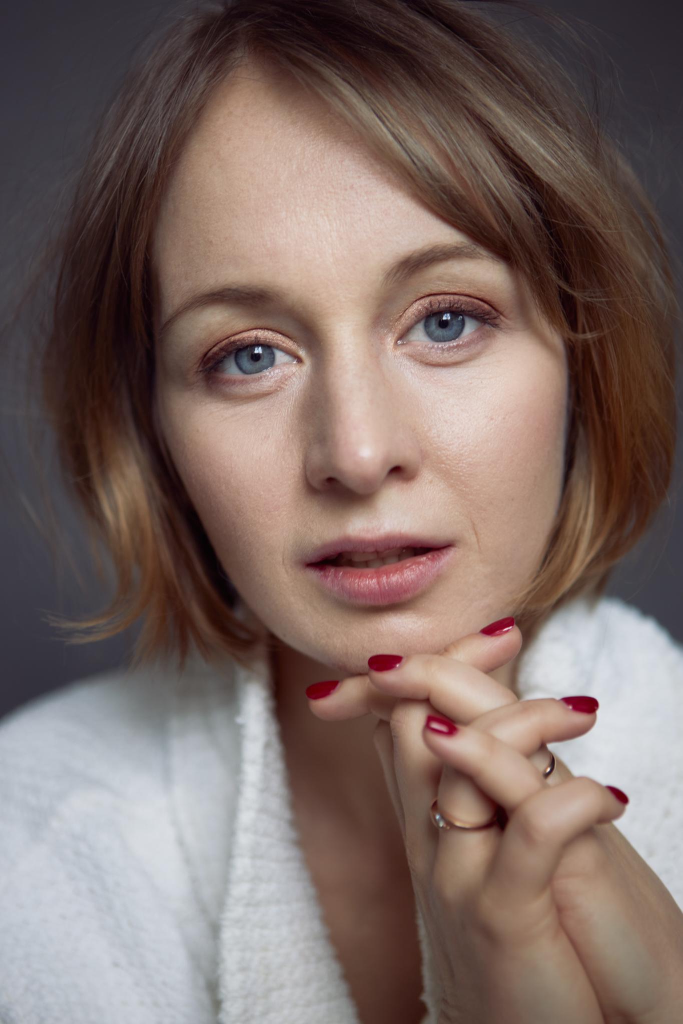 actor Mariya Khomutova large photo