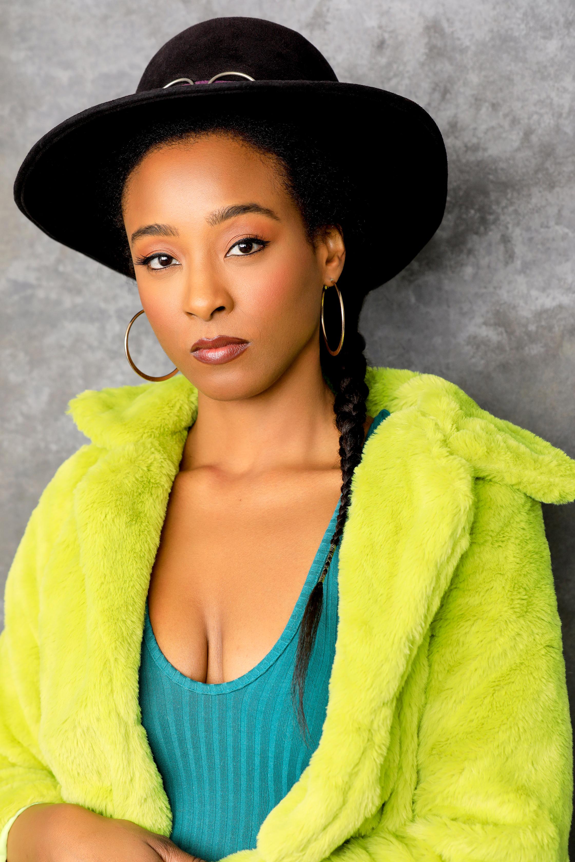 actor Siarra T. Mong large photo