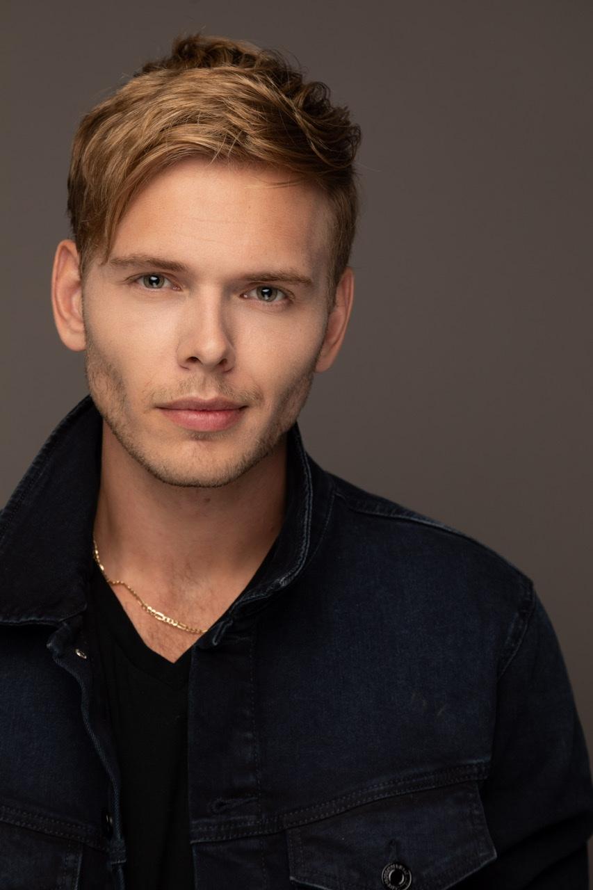 actor Frederik Storm large photo