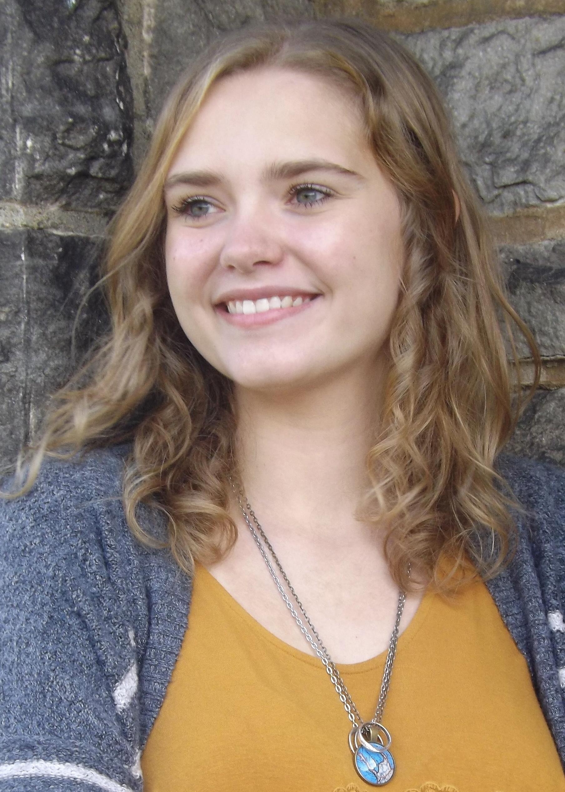 actor Cara Clark large photo