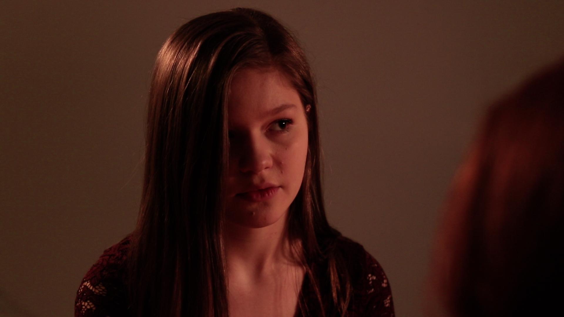 actor Genevieve Tarrant large photo