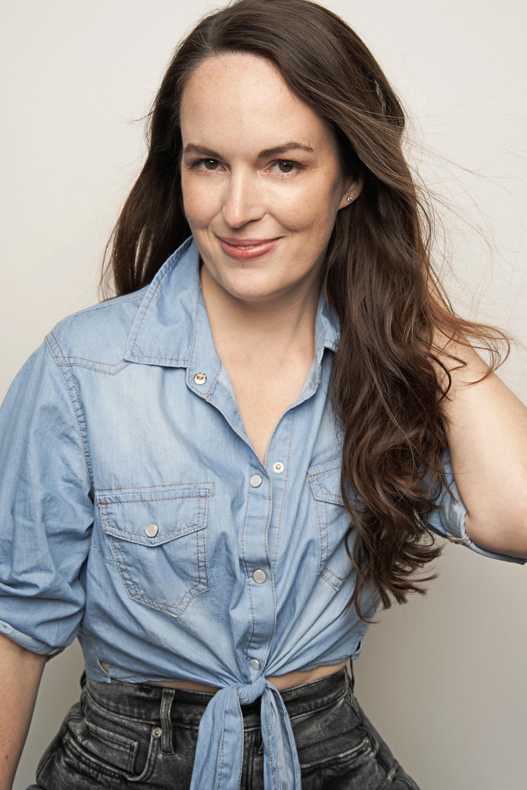 actor Sarah Nicklin large photo