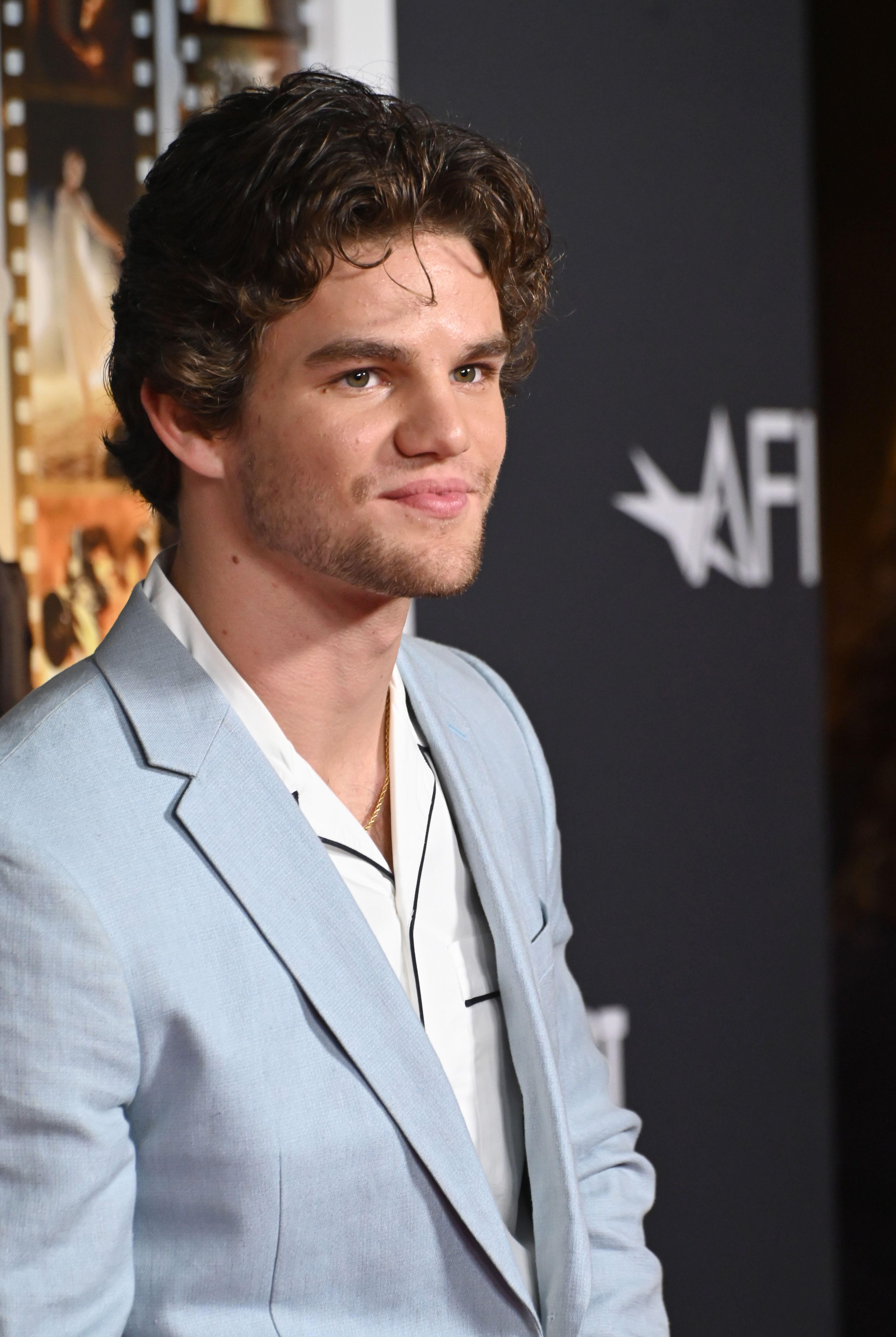 actor Stephen Matthew Smith large photo