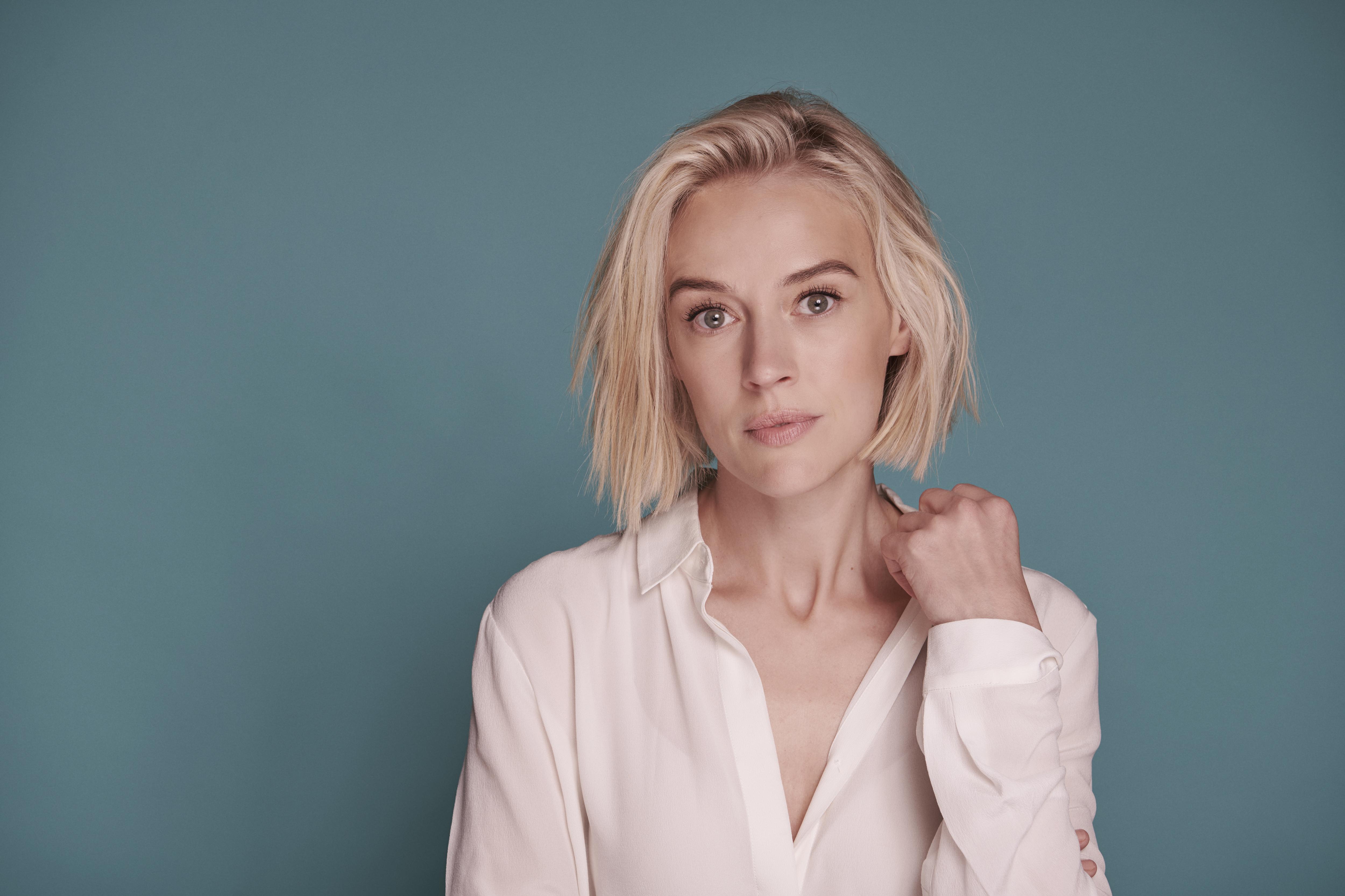 actor Elen Rhys large photo