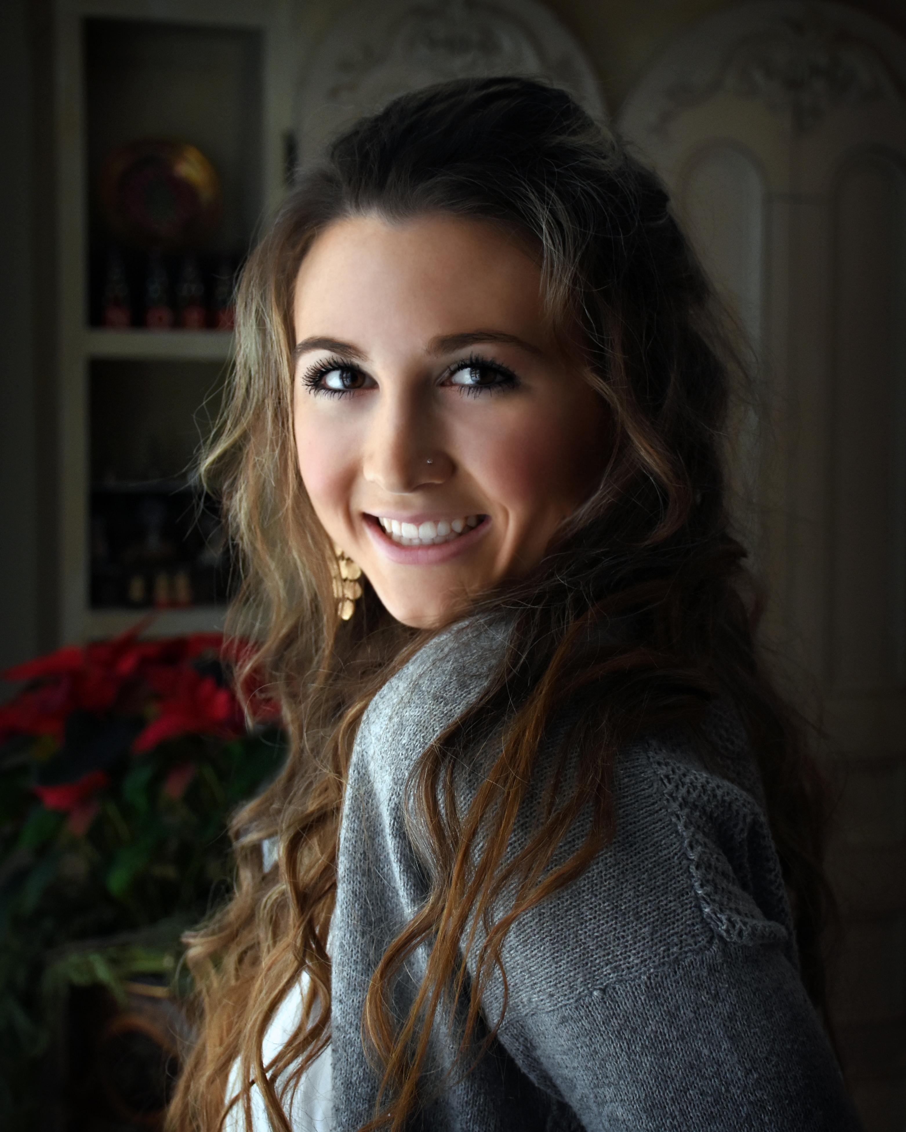 actor Cassie Dean large photo