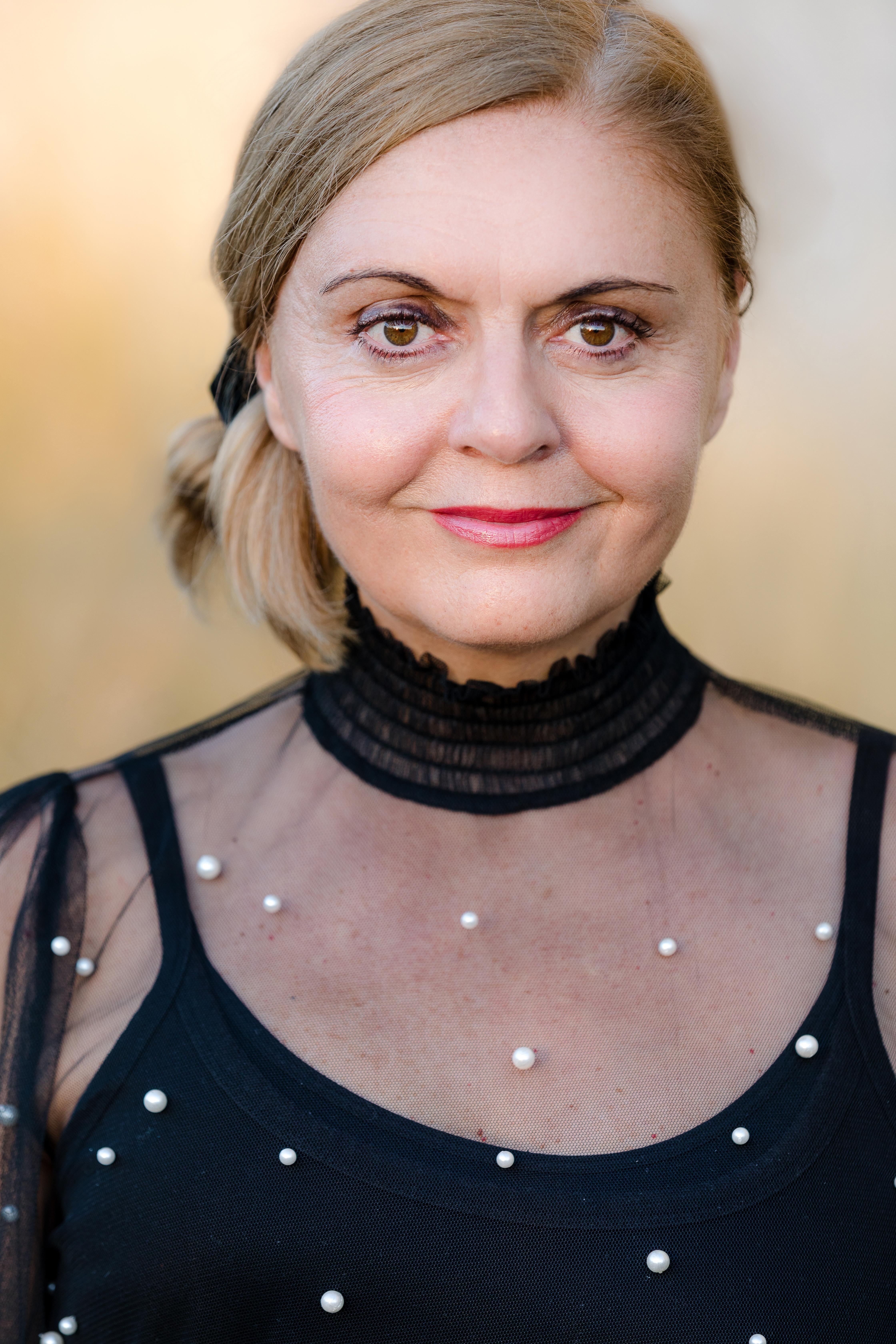 actor Bruna Matsin large photo