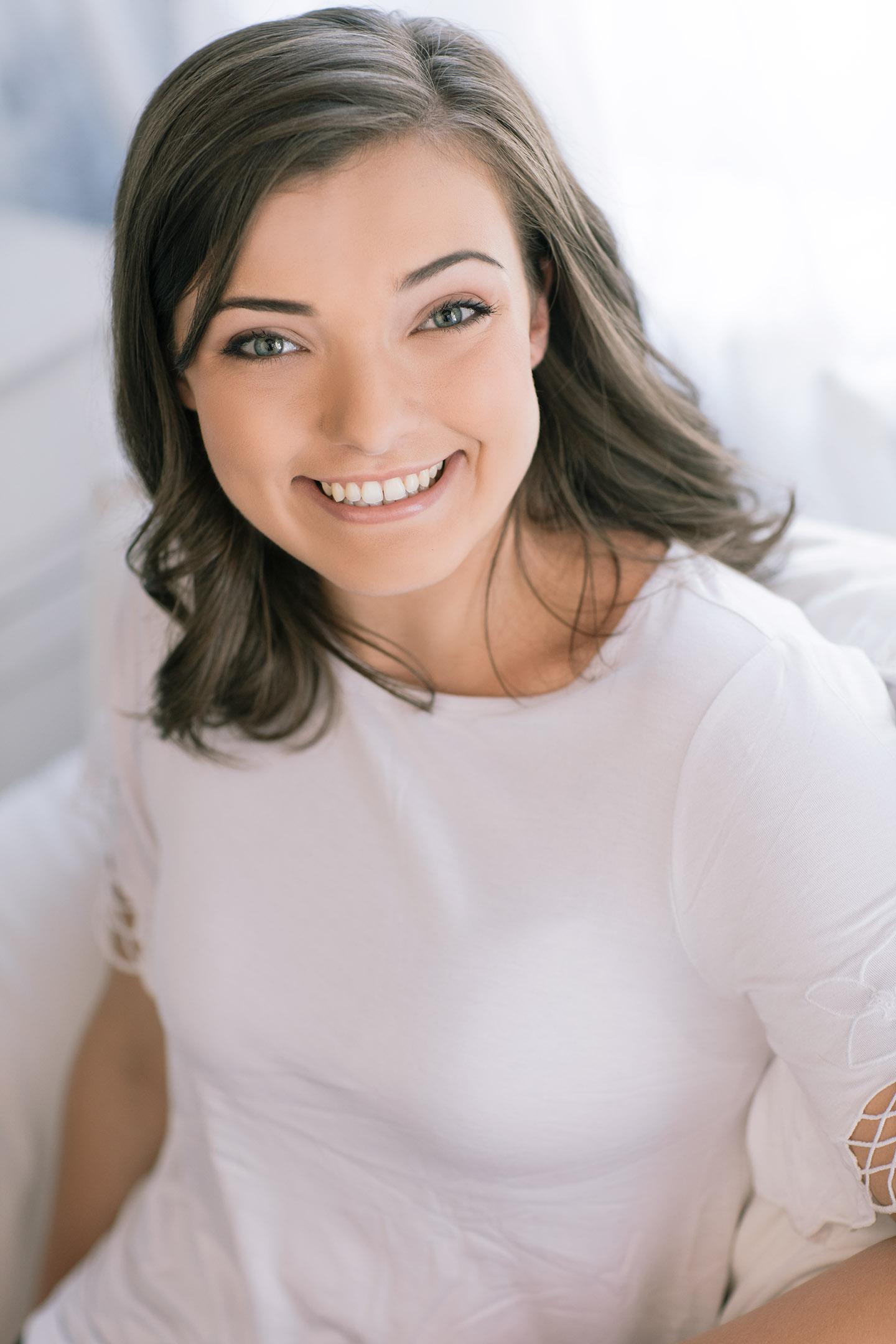 actor Alycia Escoval large photo