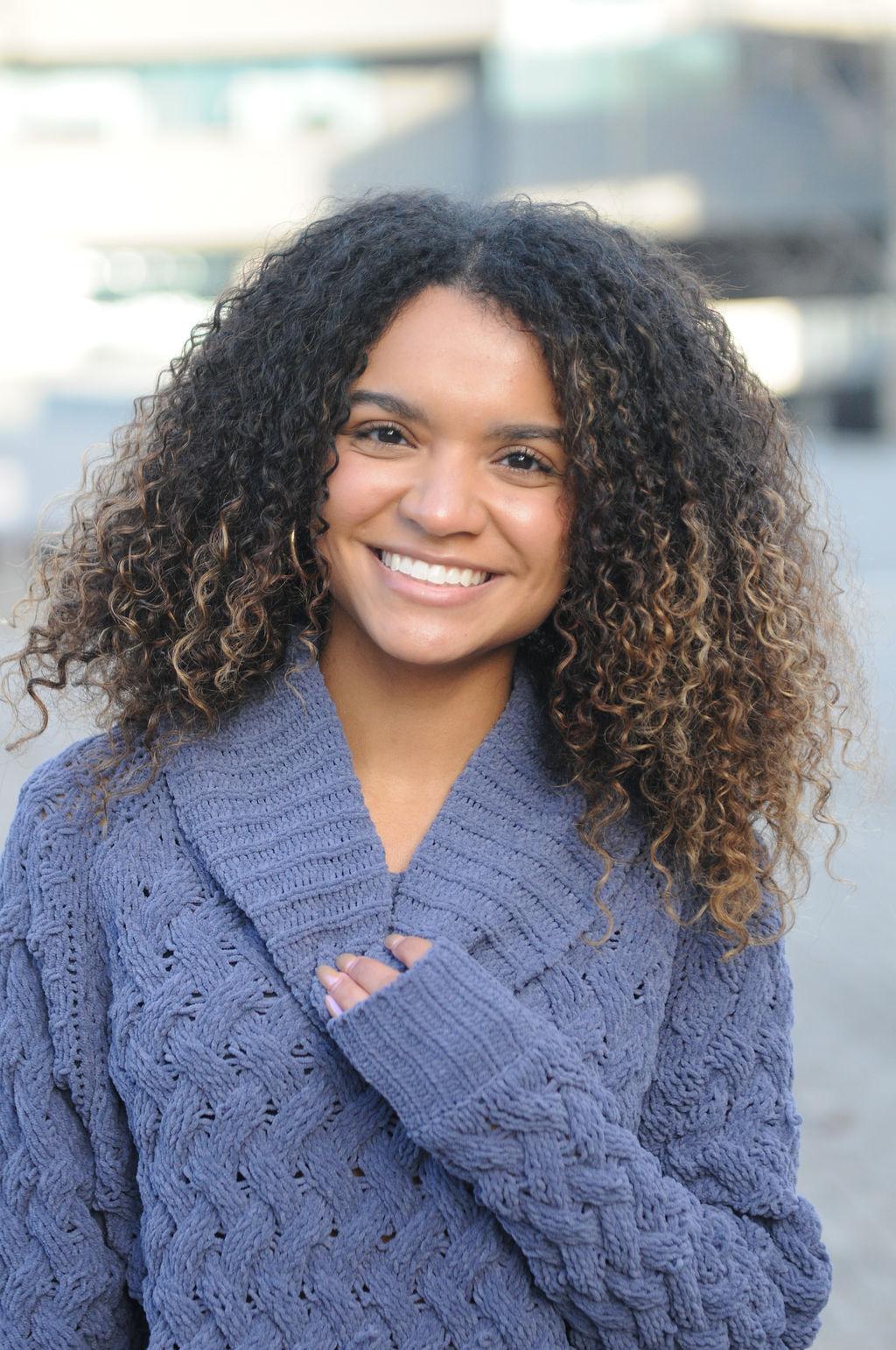 actor Mariana Tolbert large photo