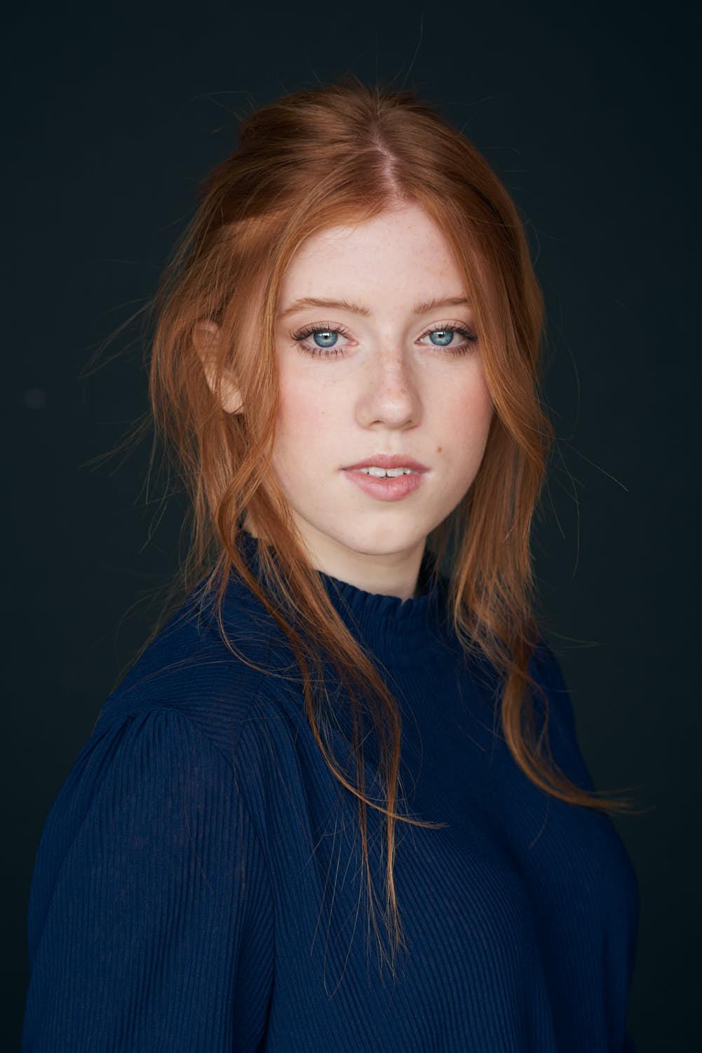 actor Olivia Sprague large photo