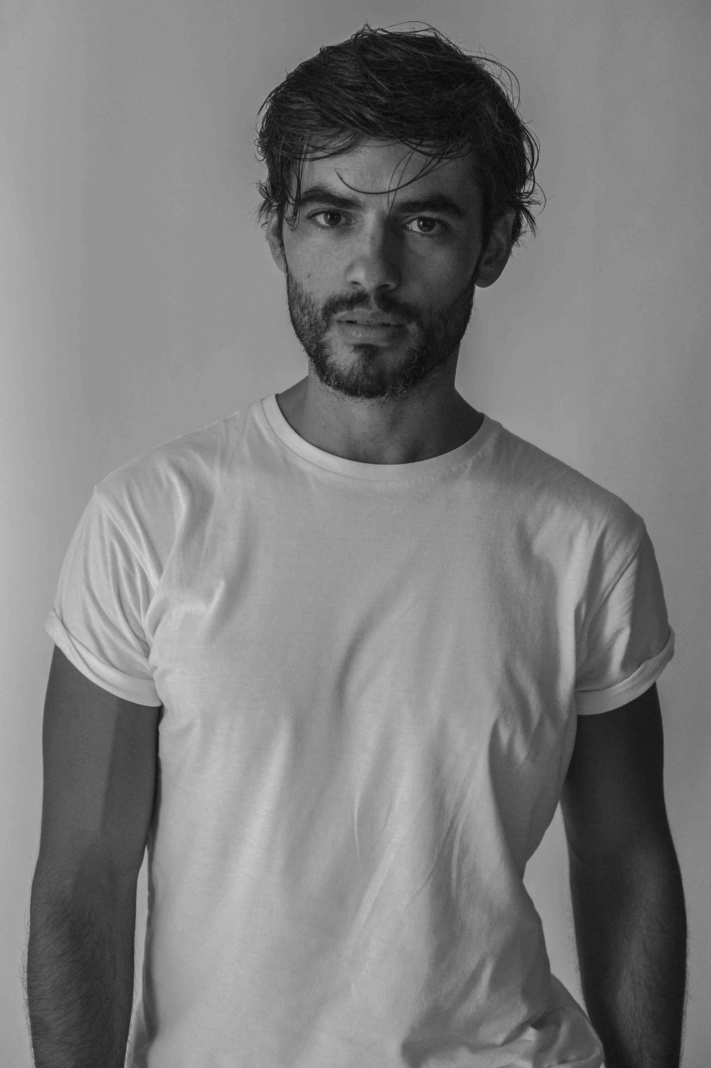 actor Nik Xhelilaj large photo