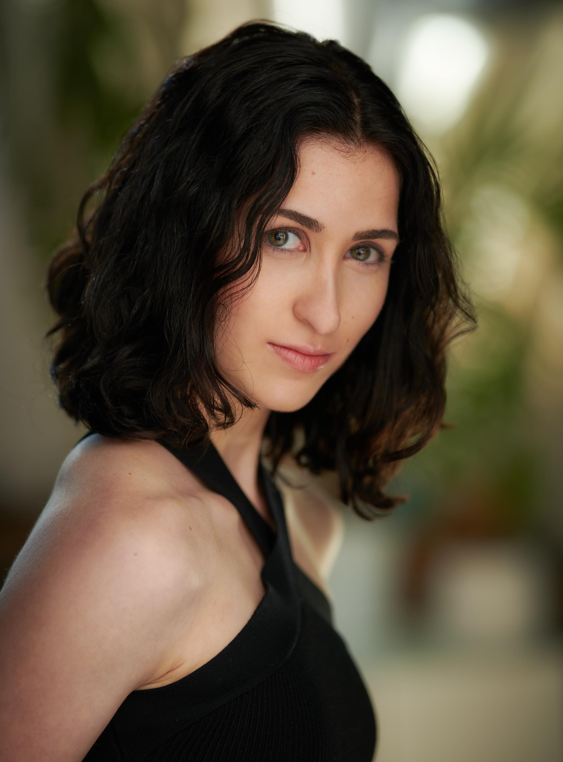 actor Amy Emanuele large photo