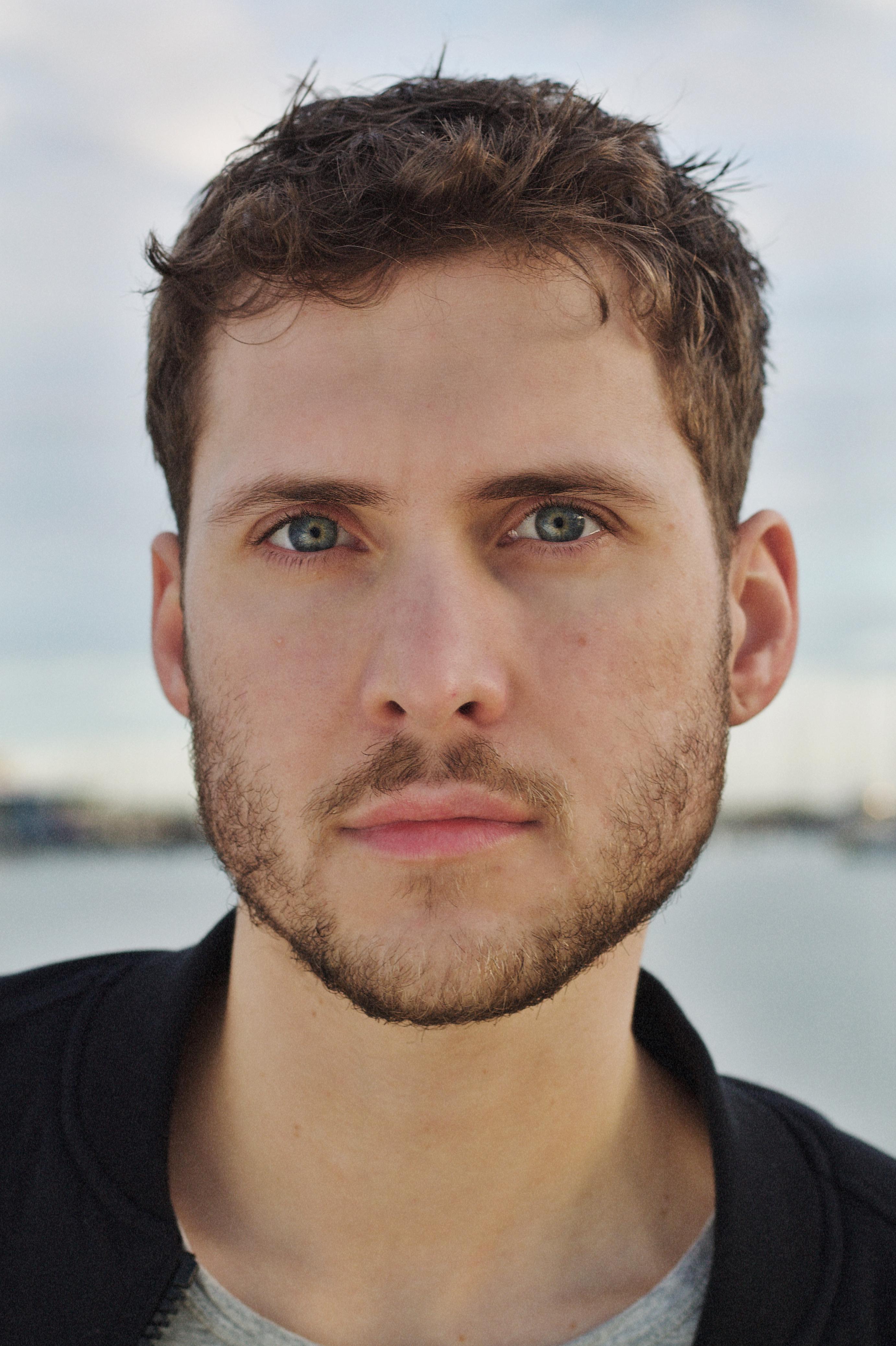 actor Jesse Bouma large photo