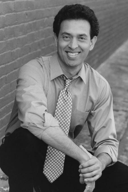 actor Joe Hakik large photo