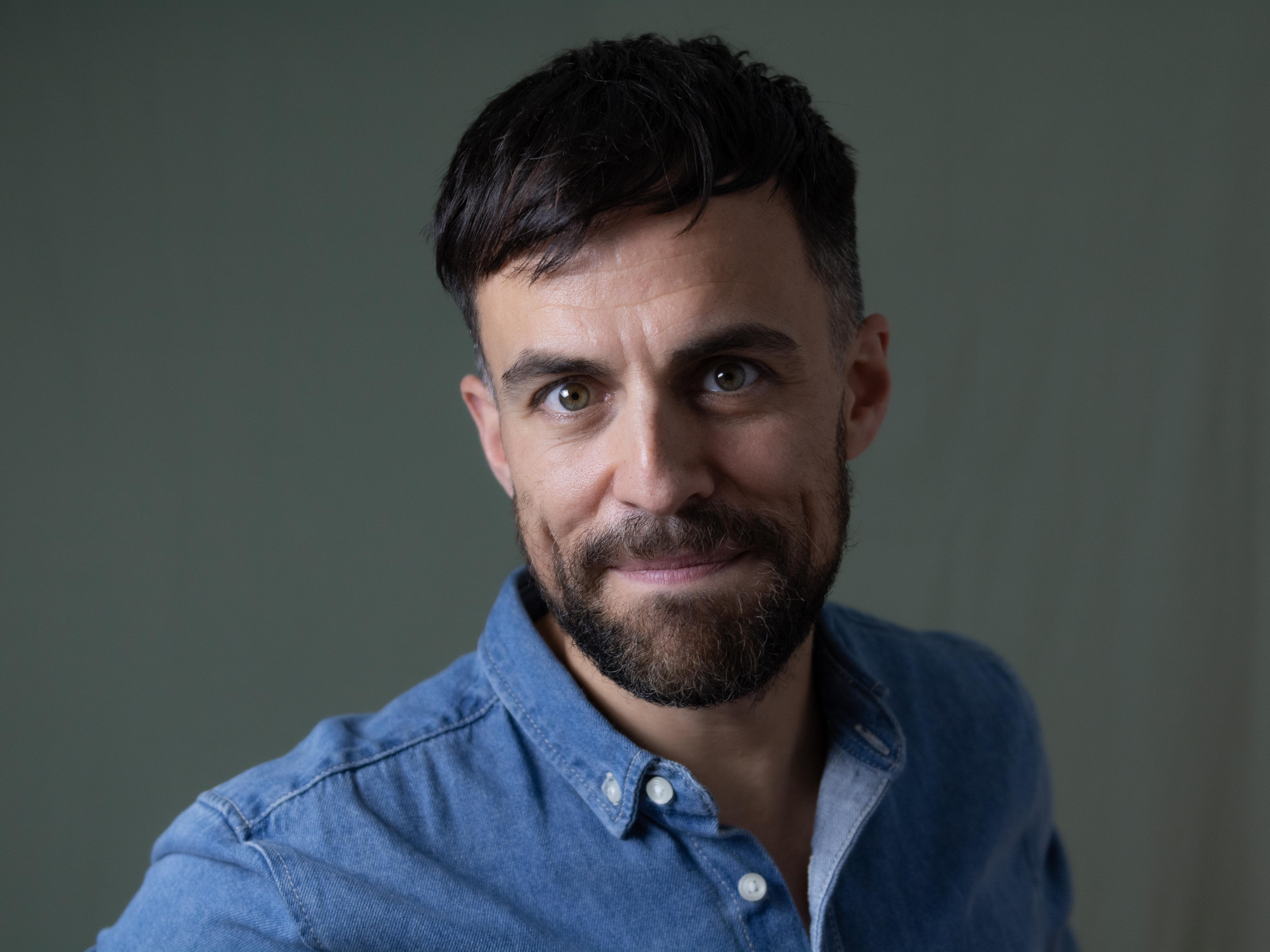 actor Nick Dutton large photo