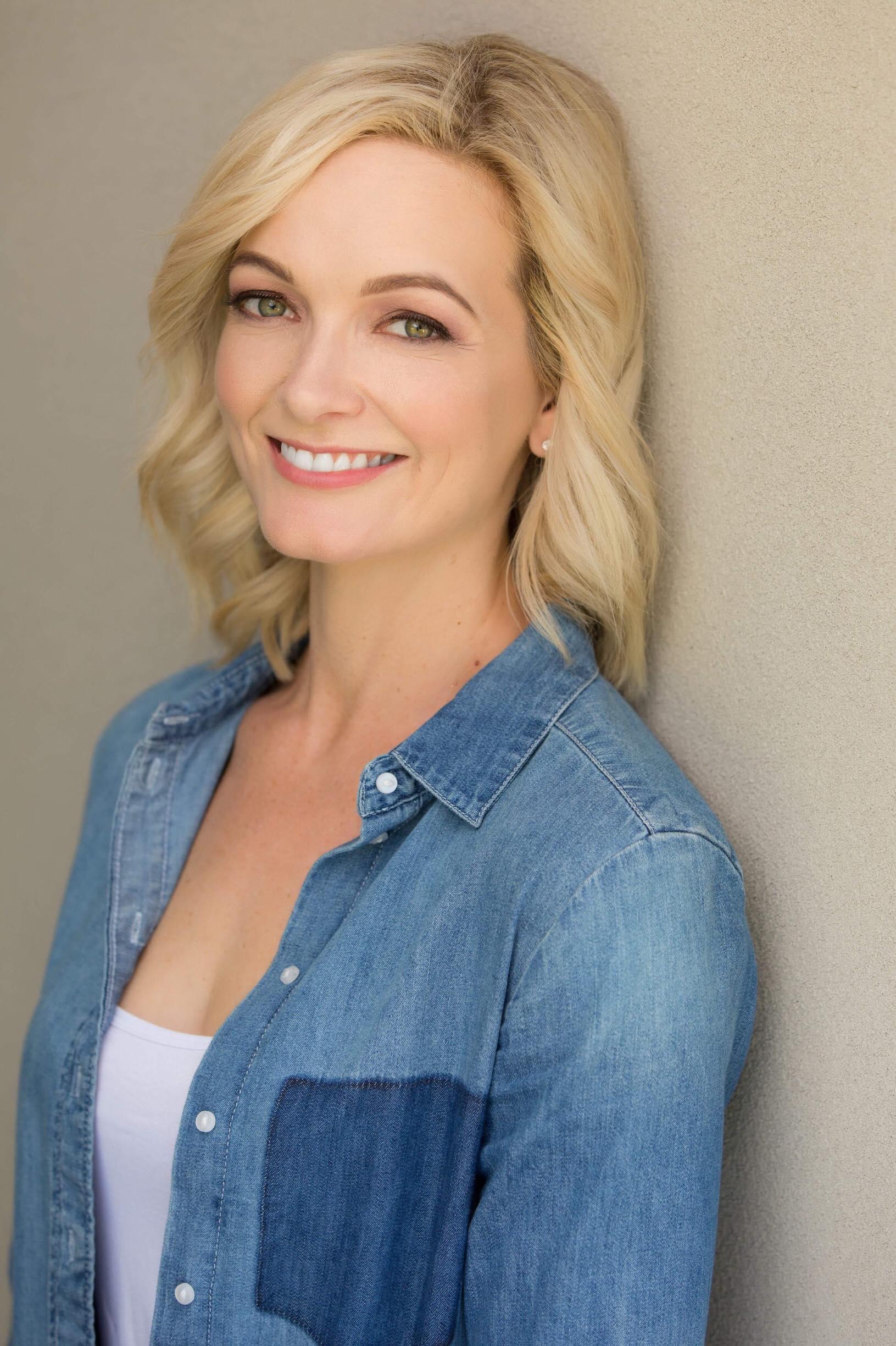 actor Olivia Charlotte large photo