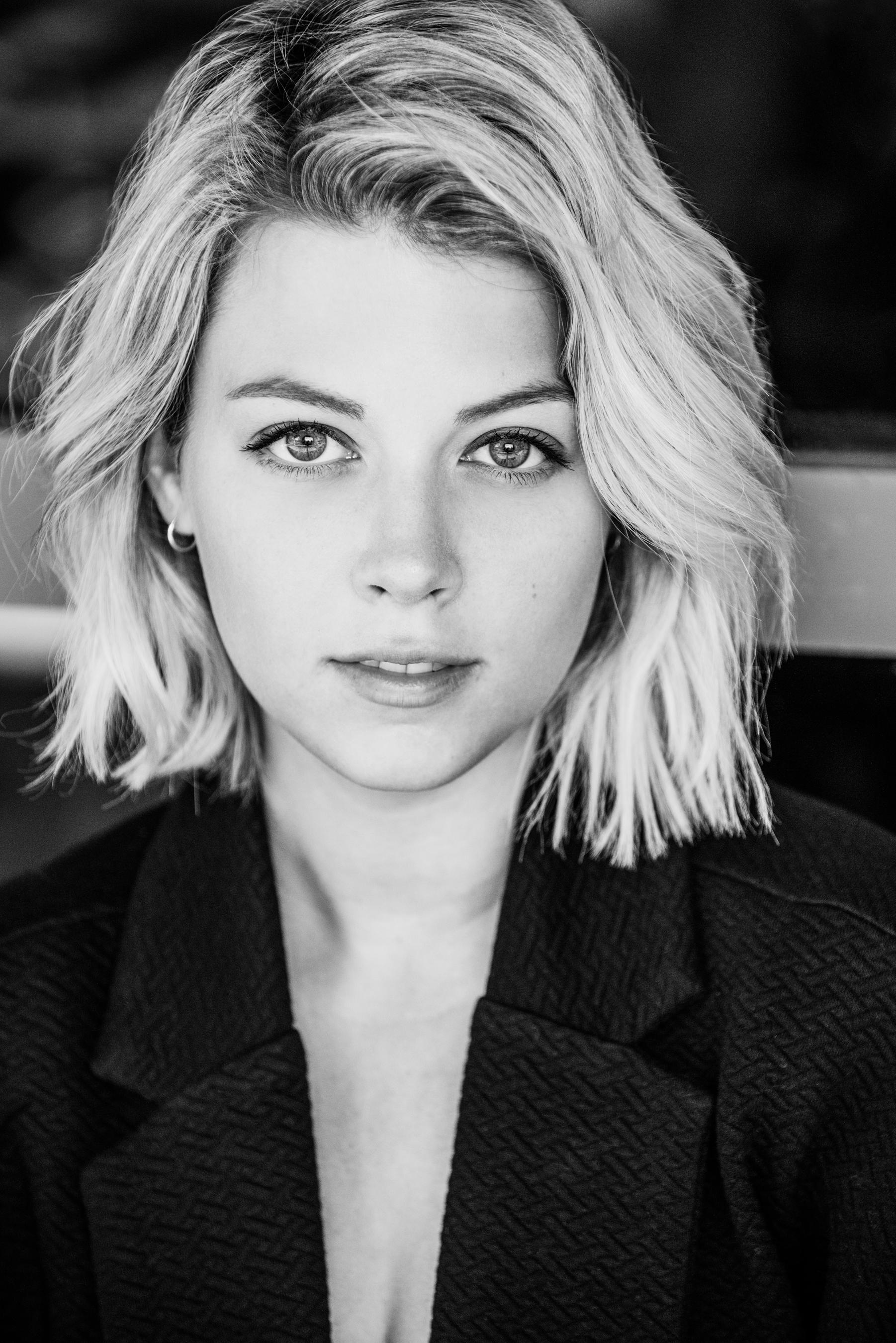 actor Catherine St-Laurent large photo