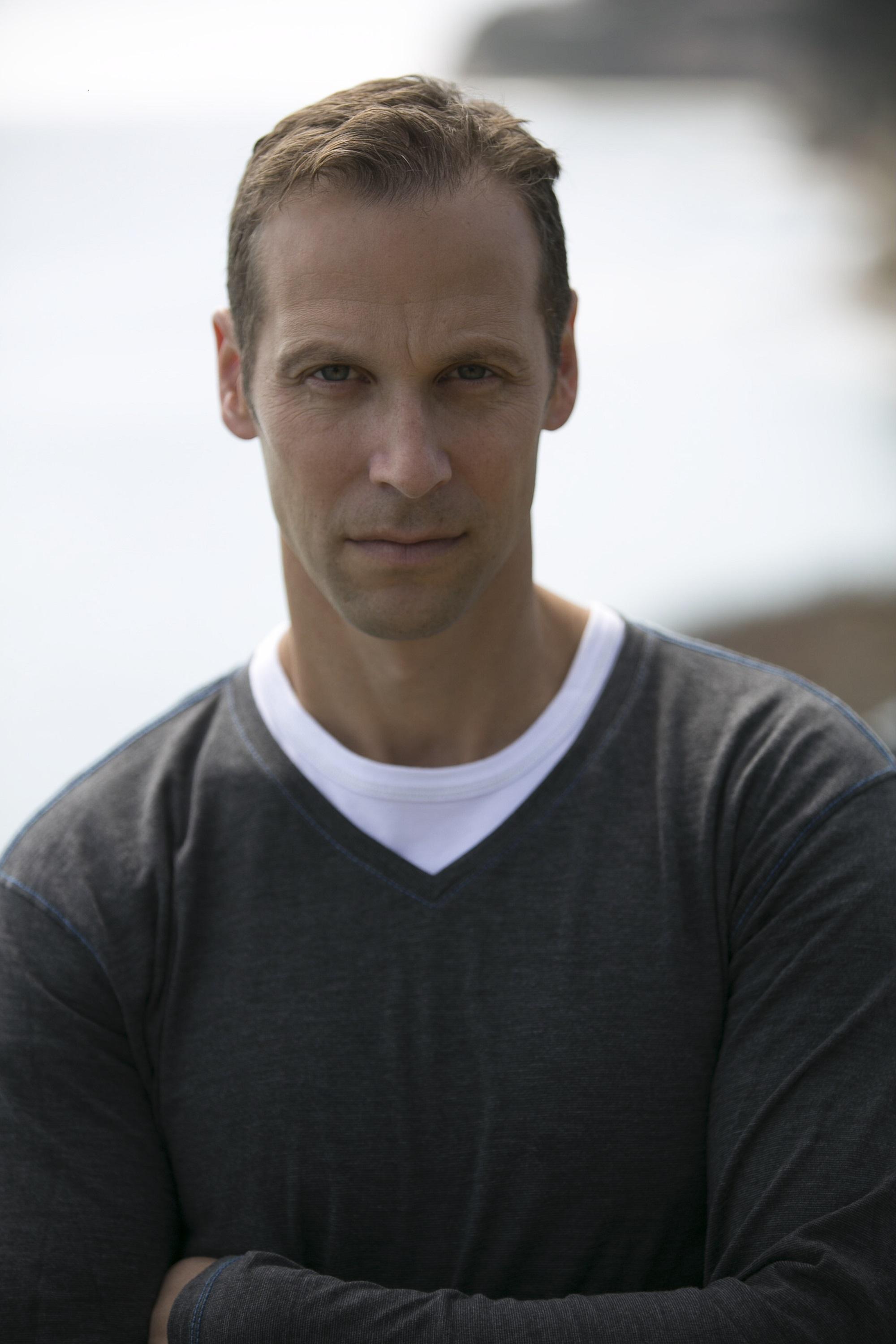 actor Gregg Hurwitz large photo