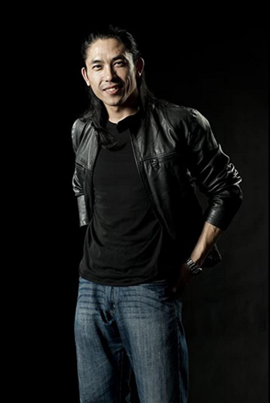 actor Angus Her large photo