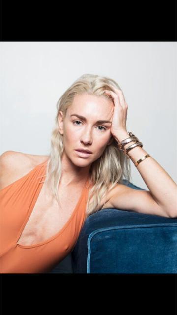 actor Emily Garnet large photo