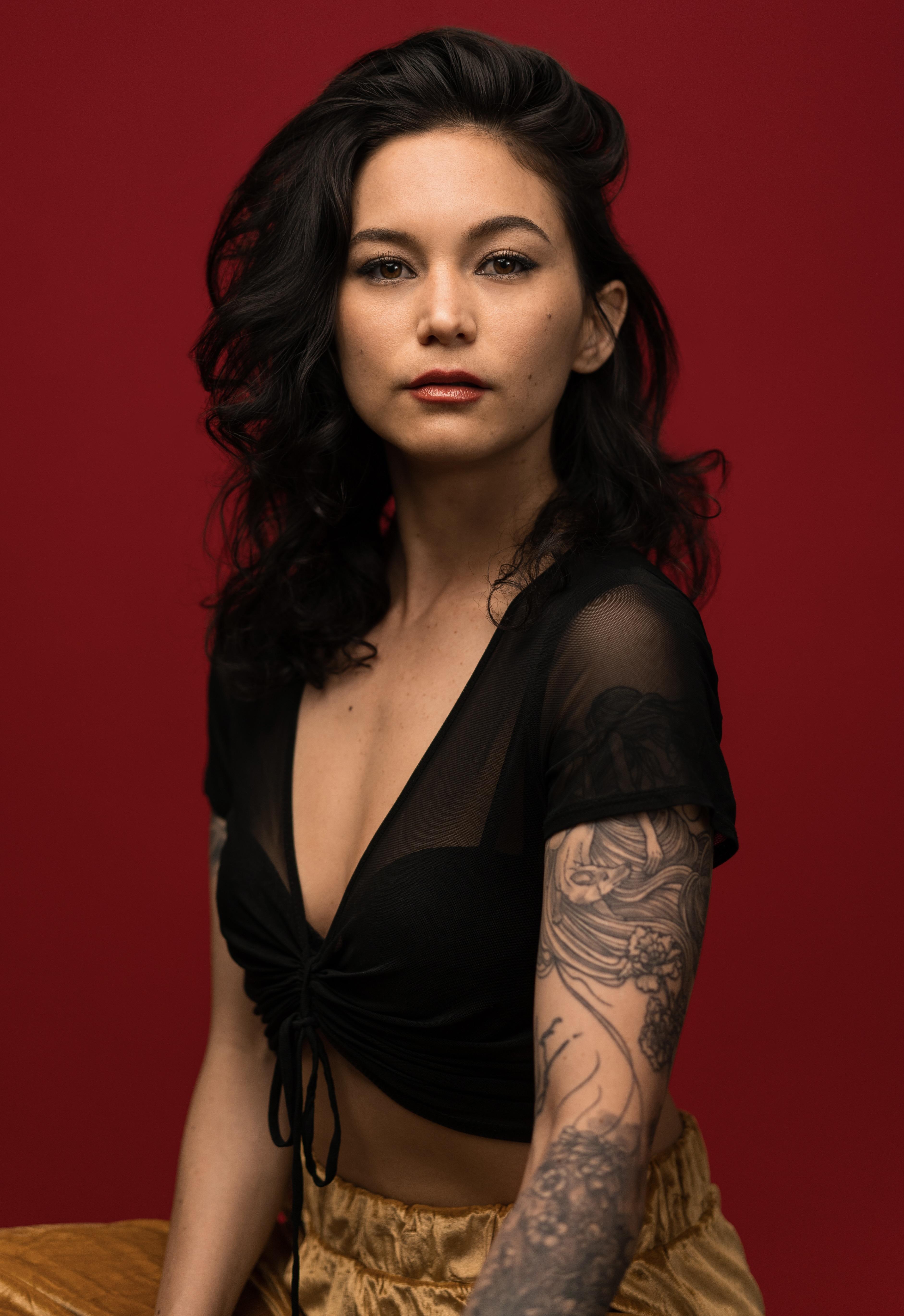 actor Julia Fae large photo