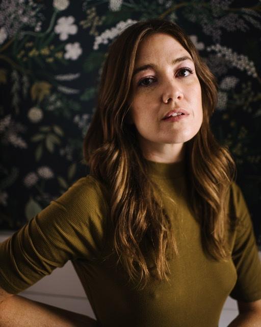 actor Hannah Elder large photo