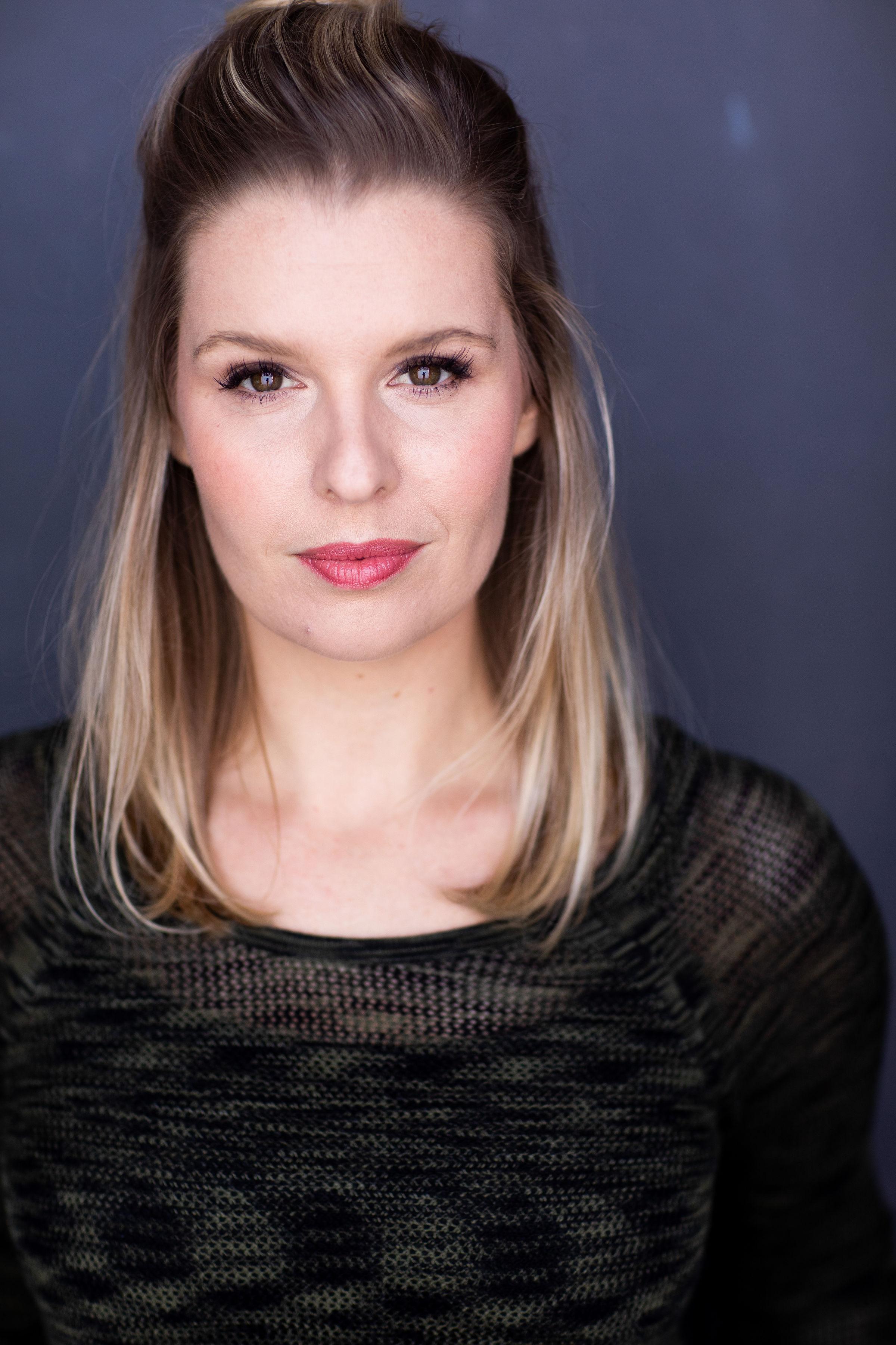 actor Allie Long large photo