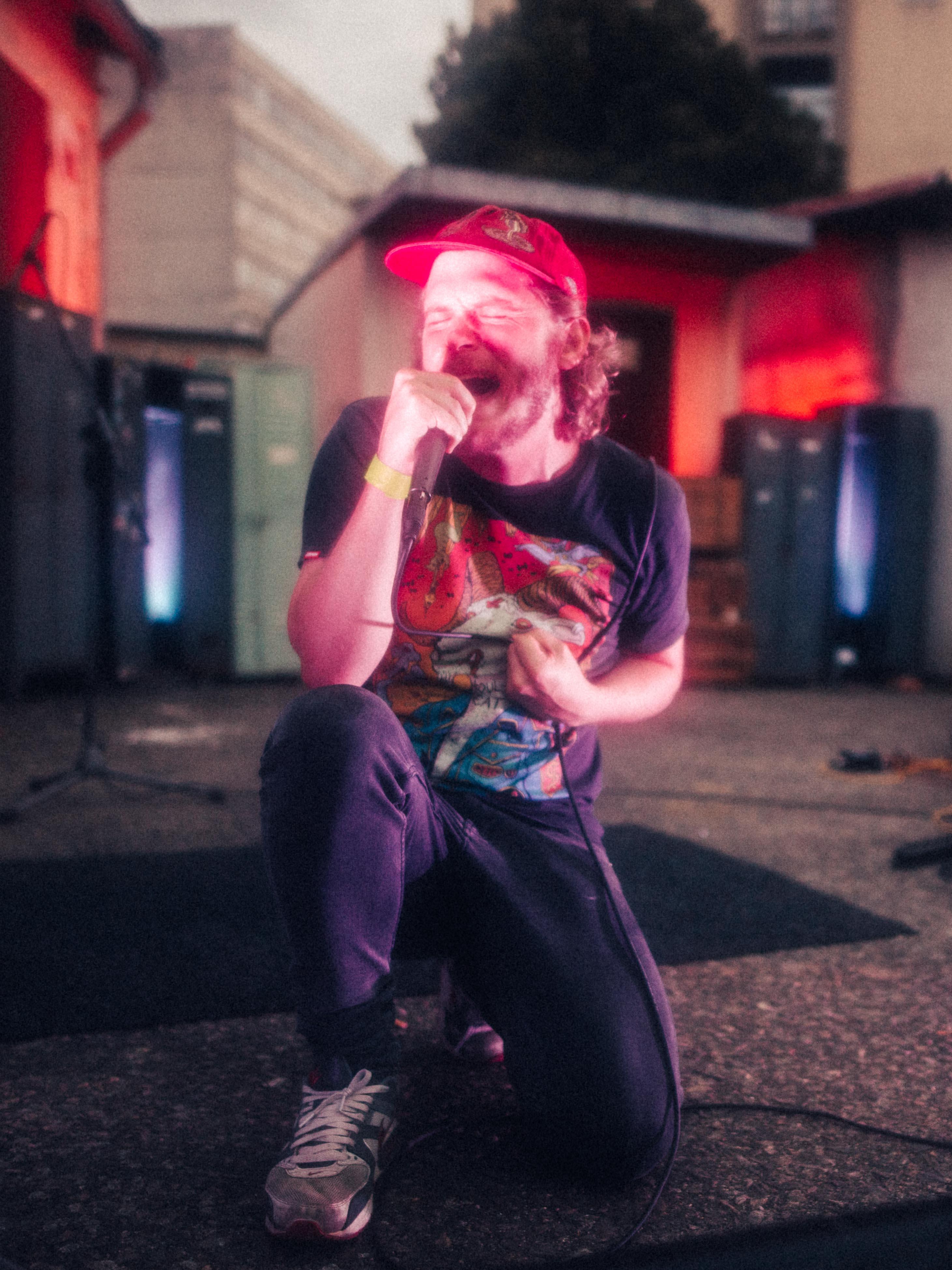 actor Holden McNeil large photo