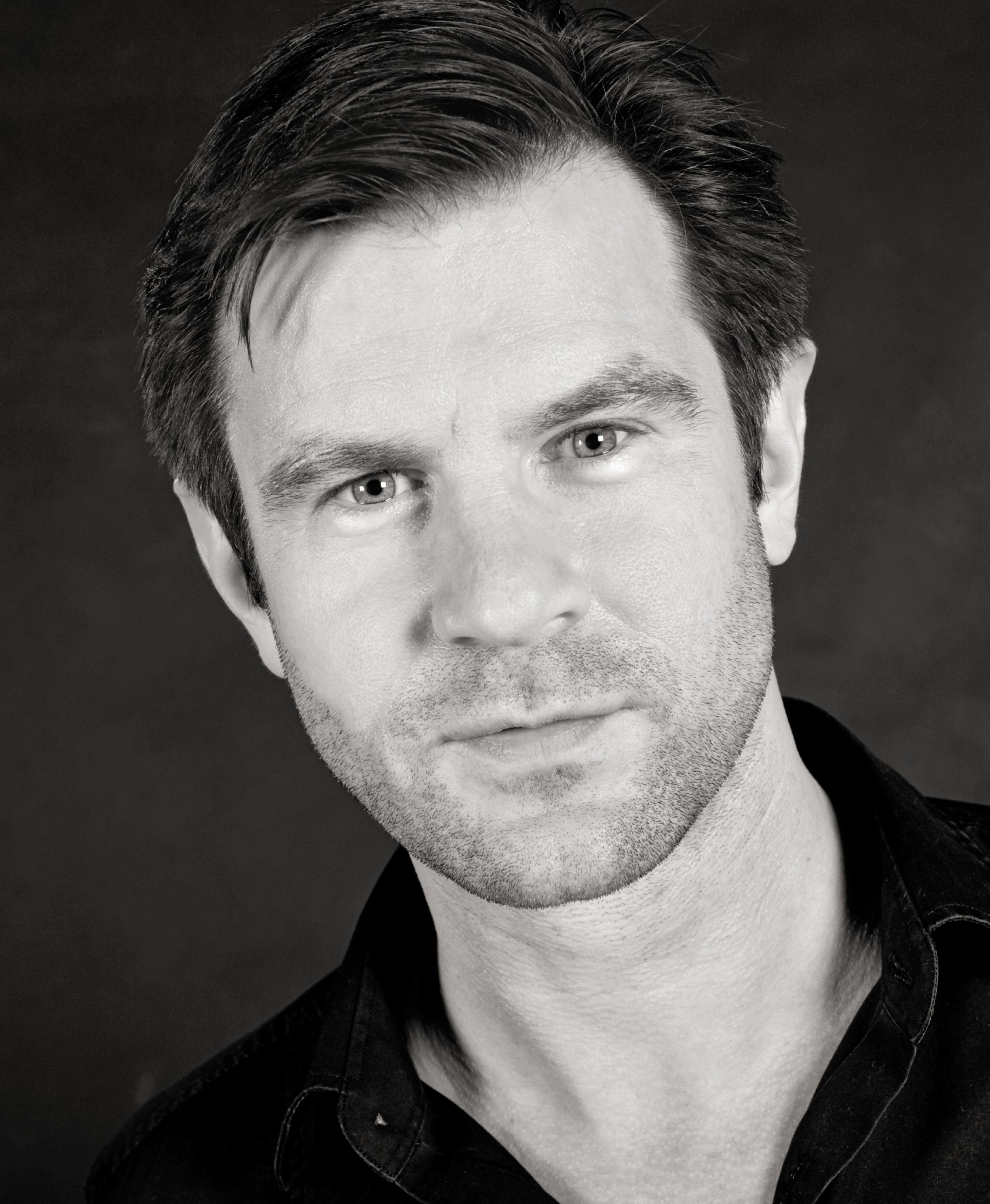 actor Paul Albertson large photo