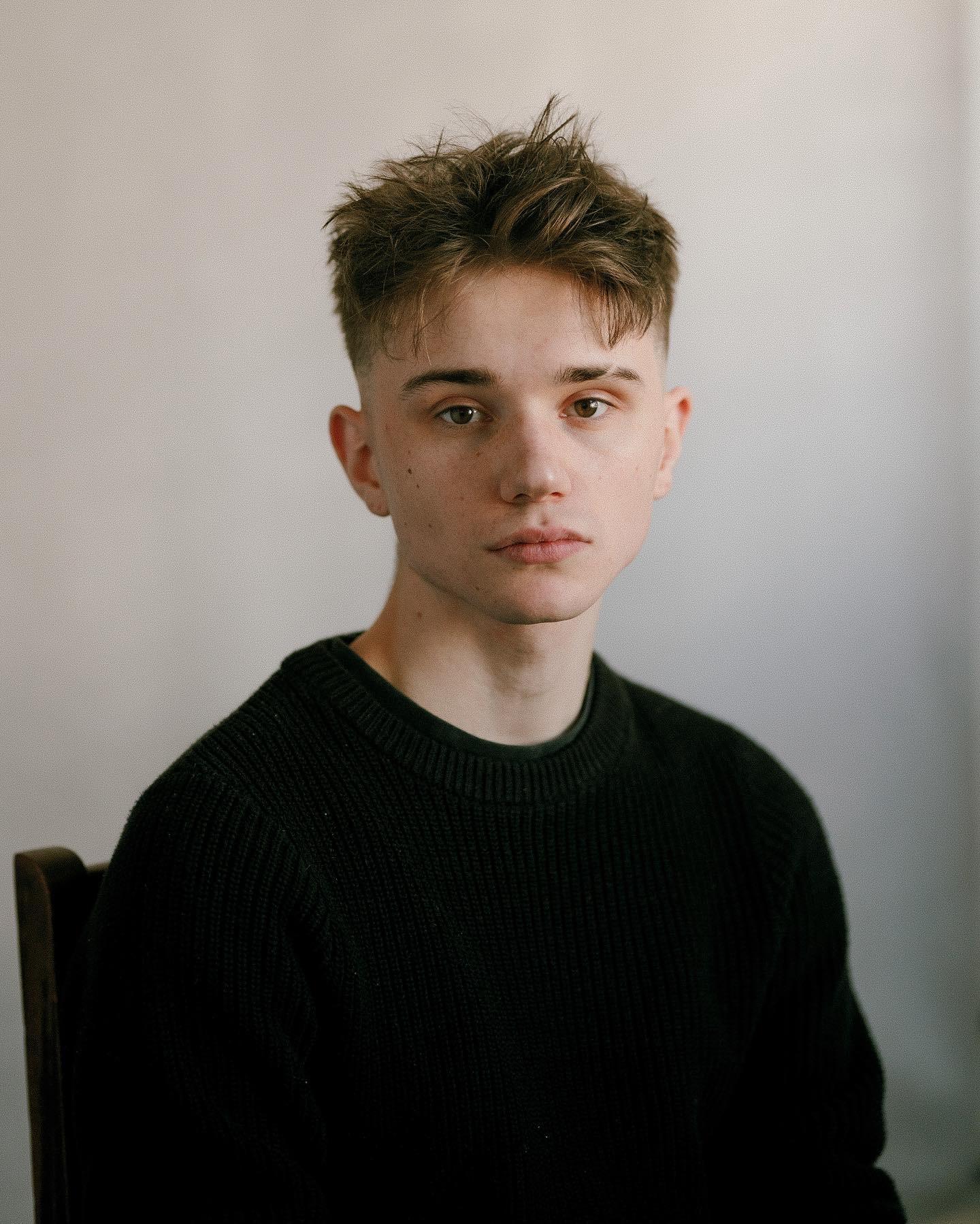 actor Zak Sutcliffe large photo