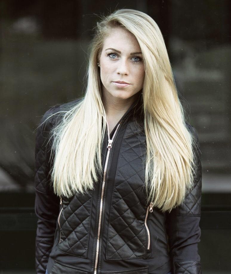 actor Meredith Richardson large photo