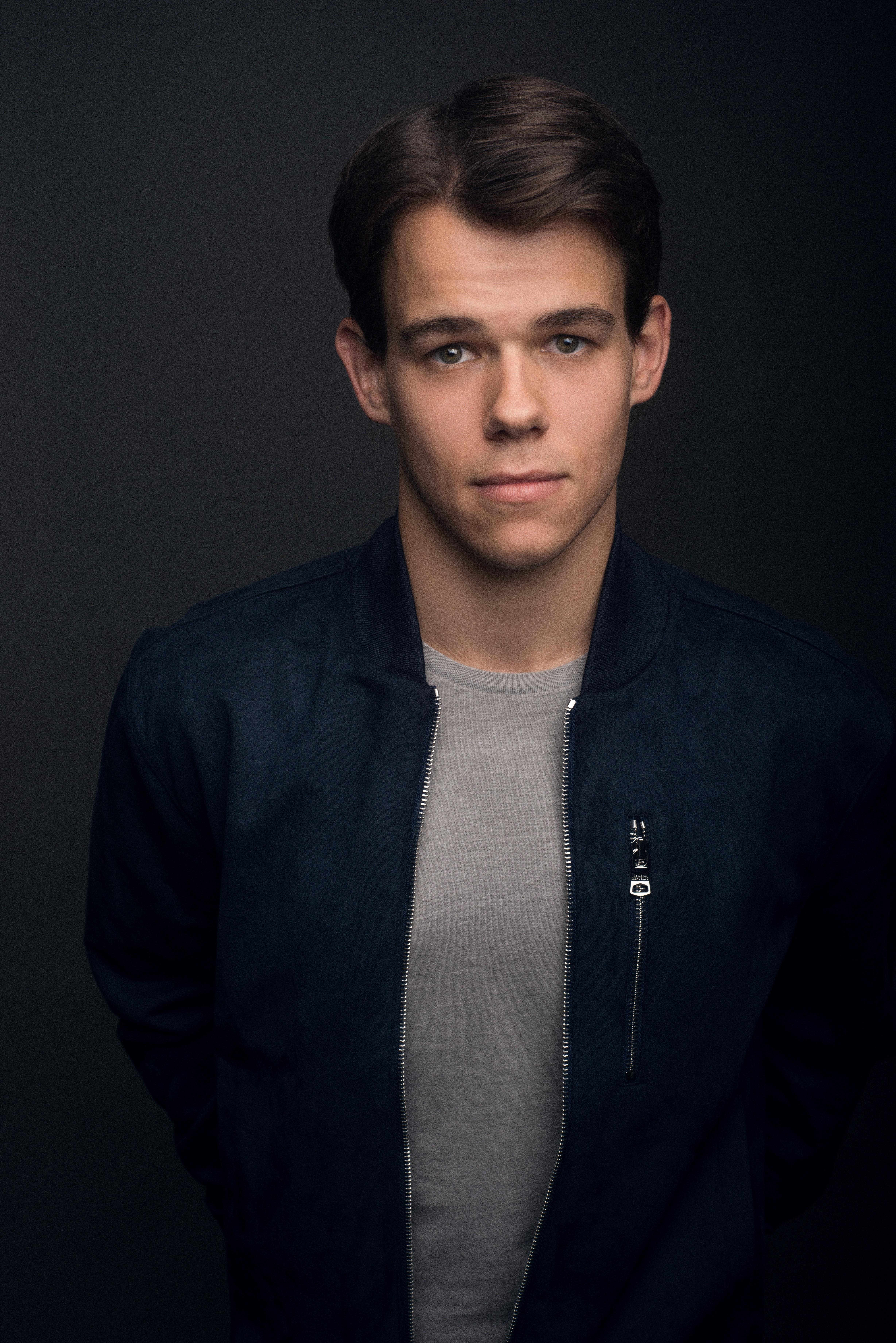 actor Mitch Johnston large photo