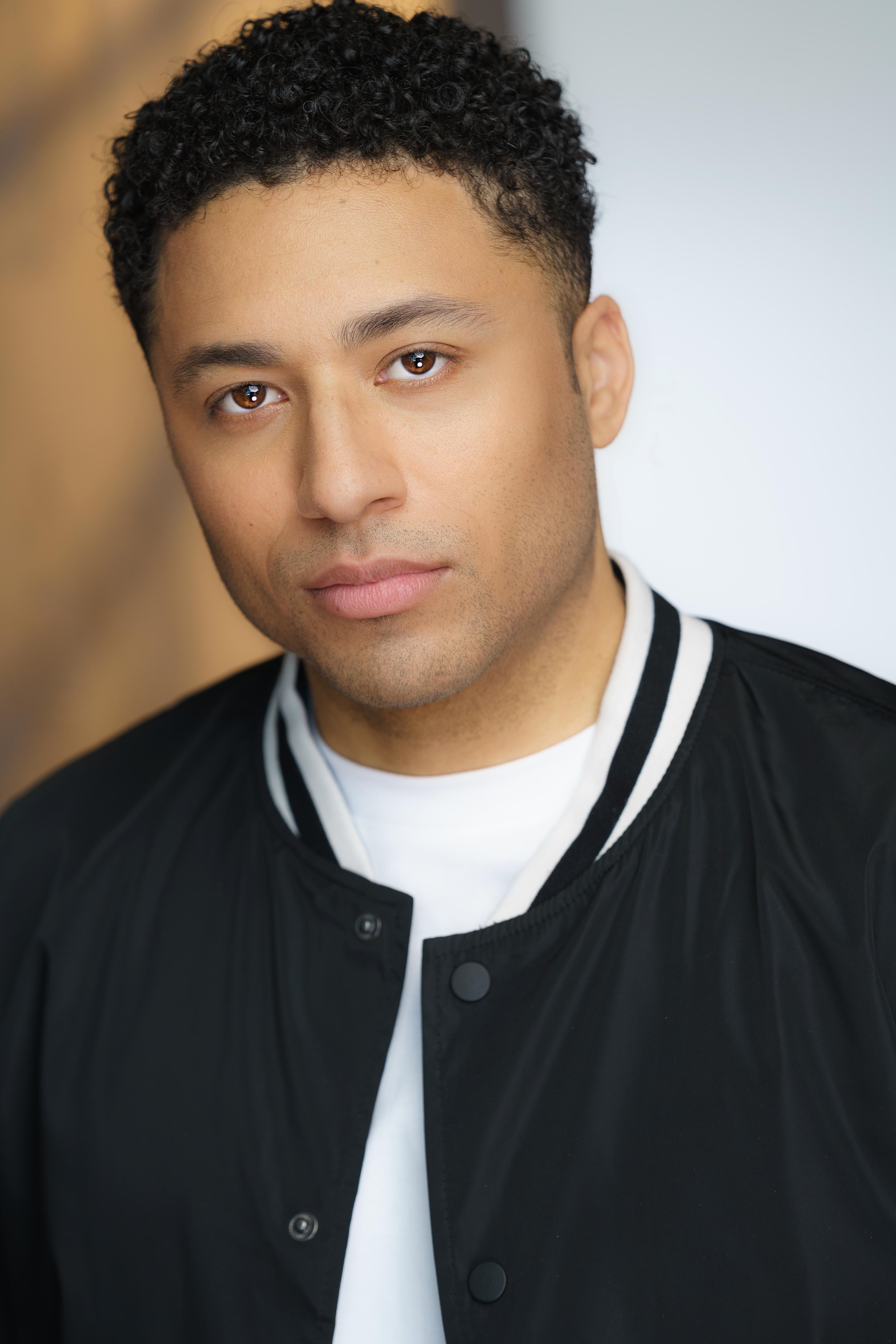 actor Shawn McConnell large photo