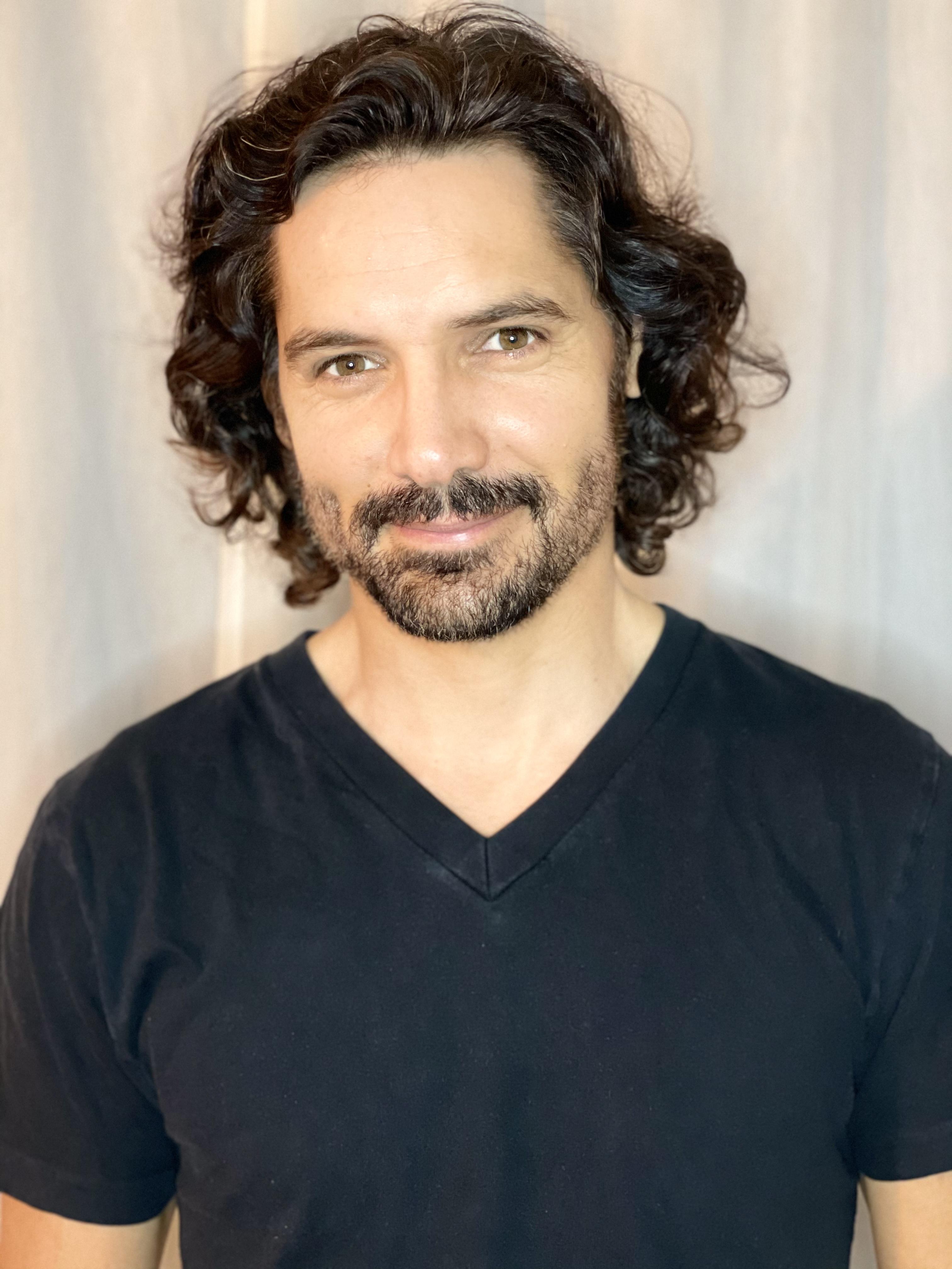 actor Ezequiel Stremiz large photo