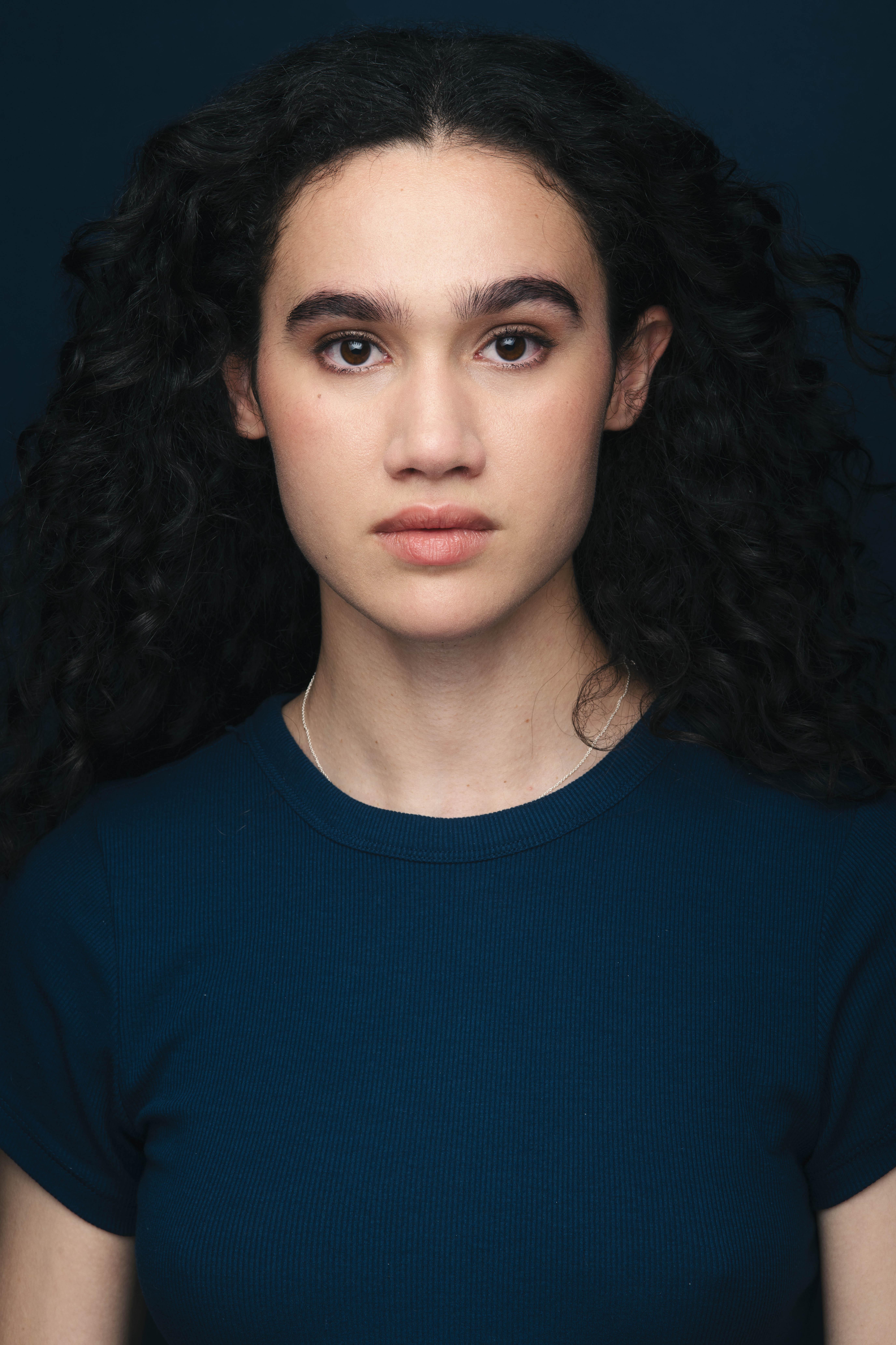 actor Olivia Holguín large photo