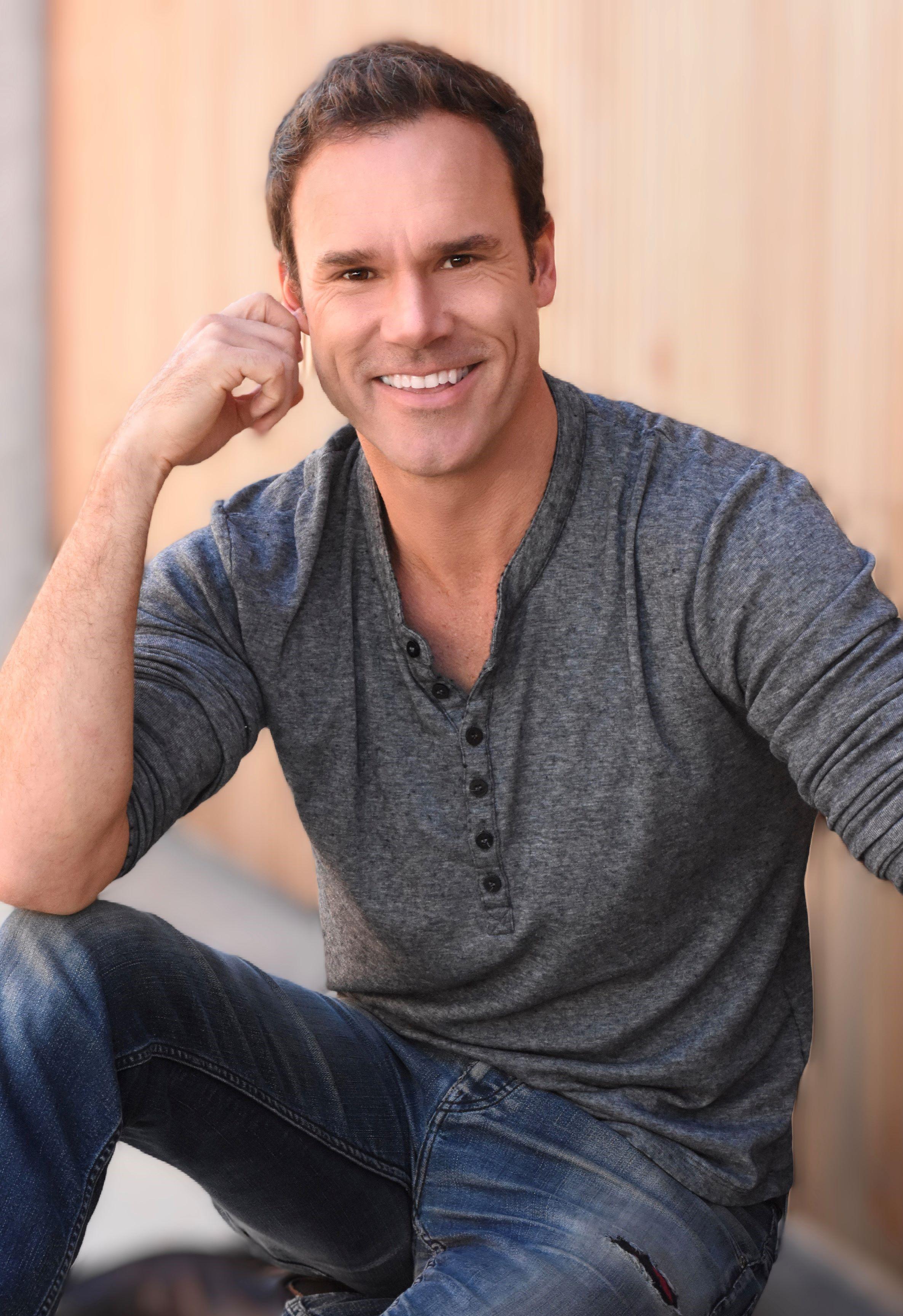 actor Jay Kallaway large photo