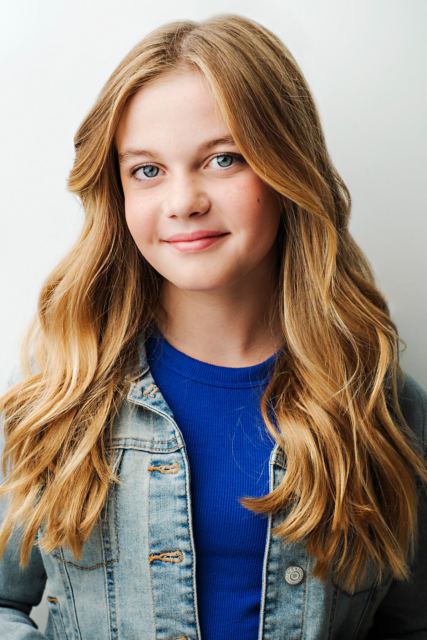 actor Juliet Lewsaw large photo