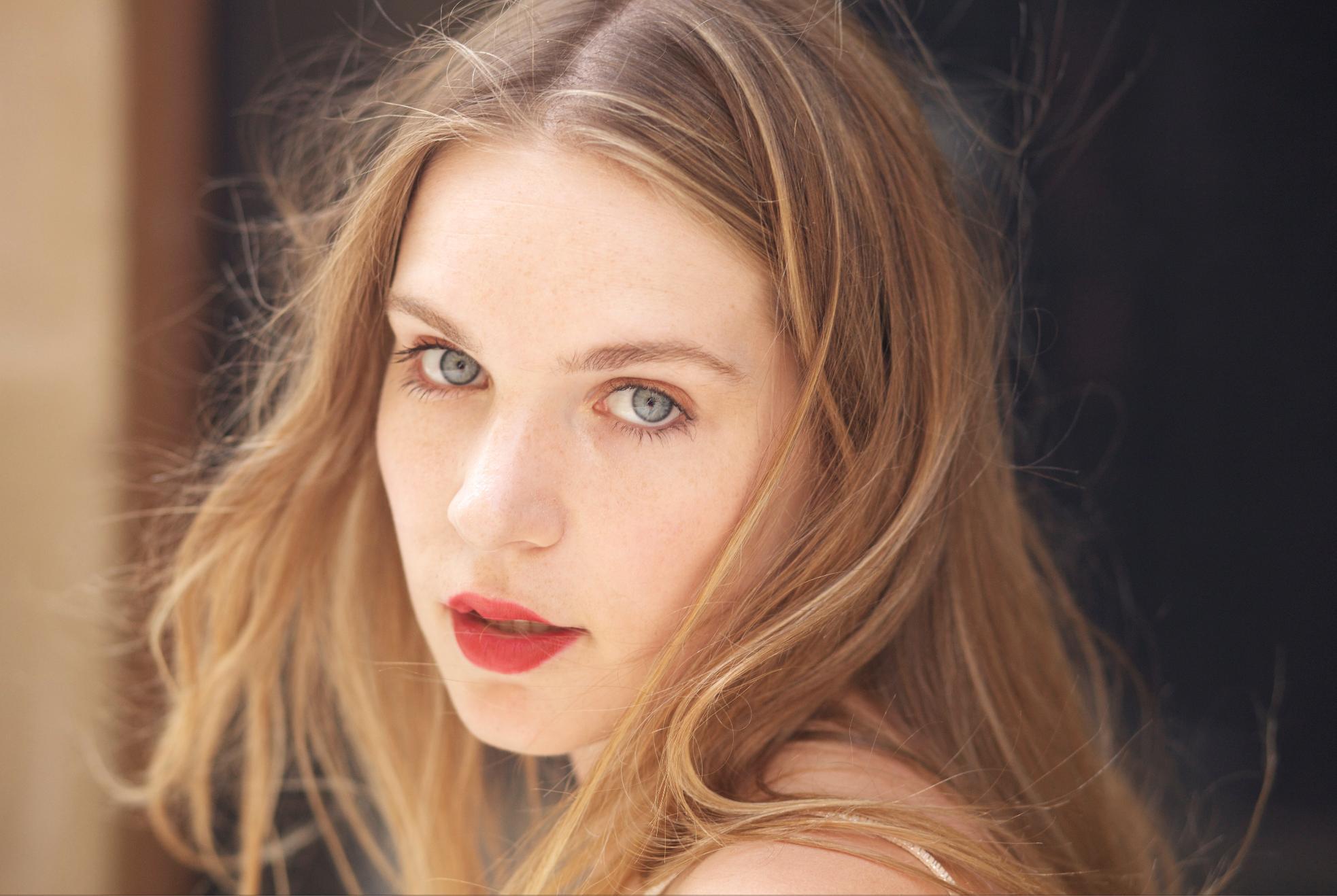 actor Sarah Lamesch large photo