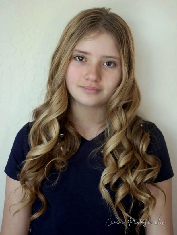 actor Elizabeth Tovey large photo