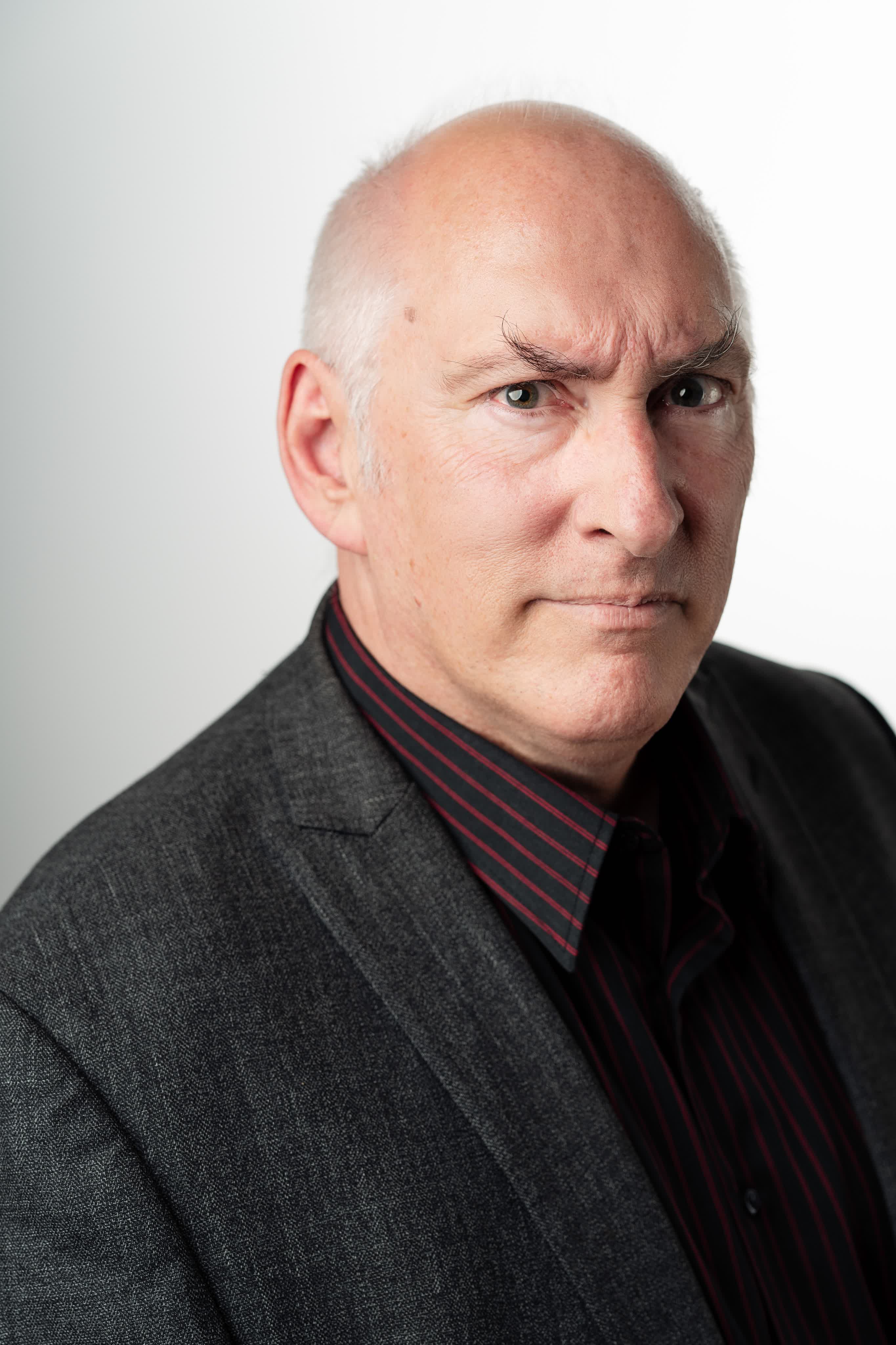 actor Stuart Bentley large photo