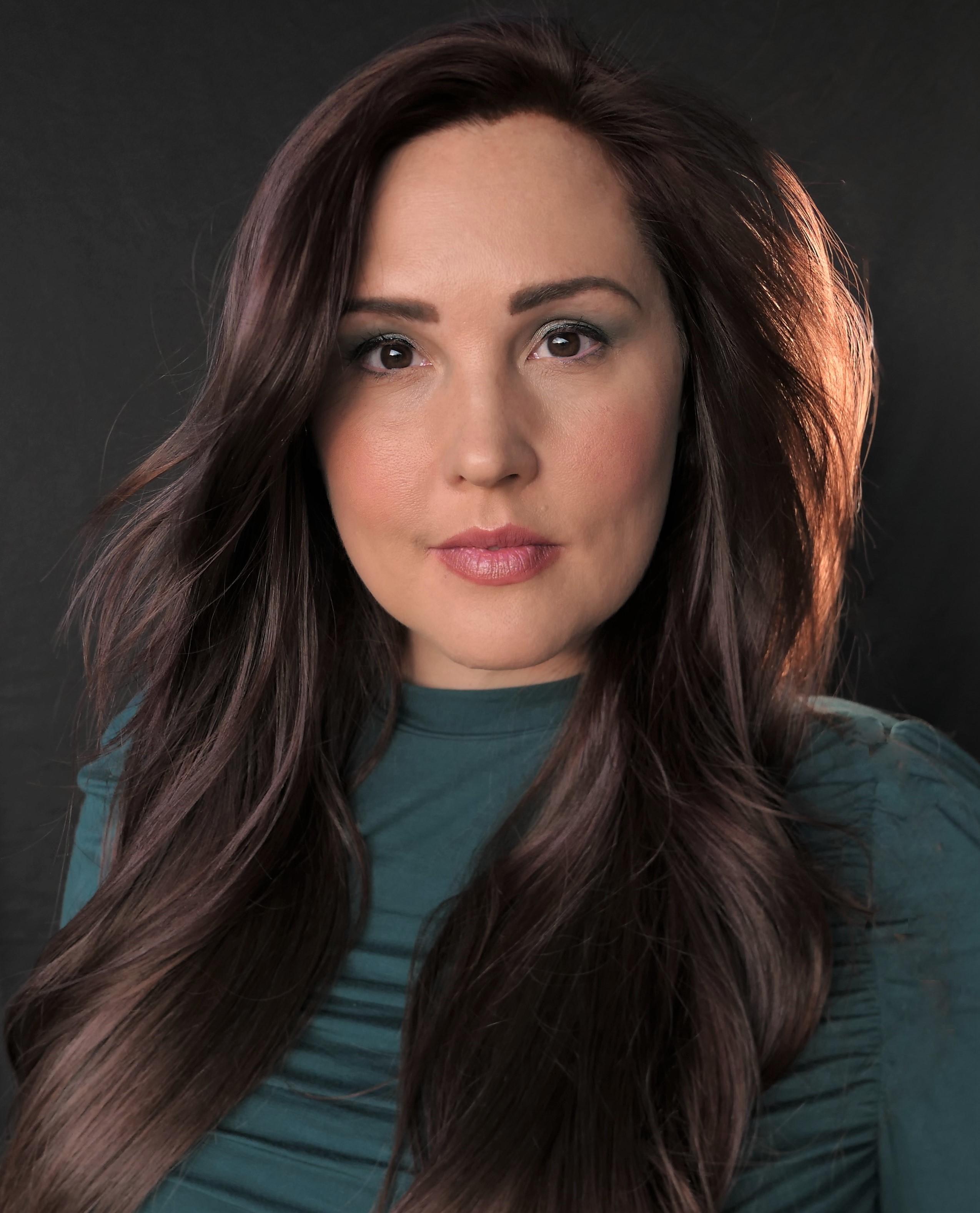 actor Stephanie Parker large photo