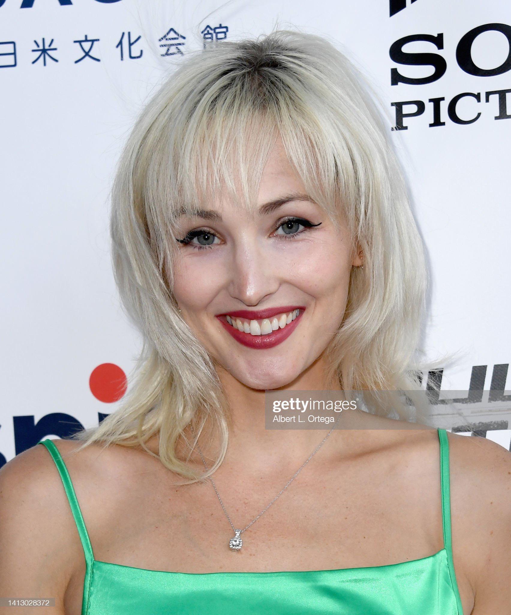 actor Veta Horwitz large photo