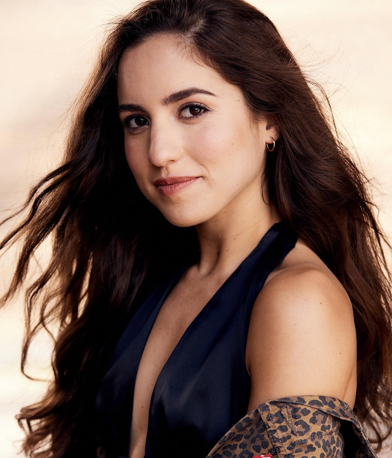 actor Asia Zaffere large photo