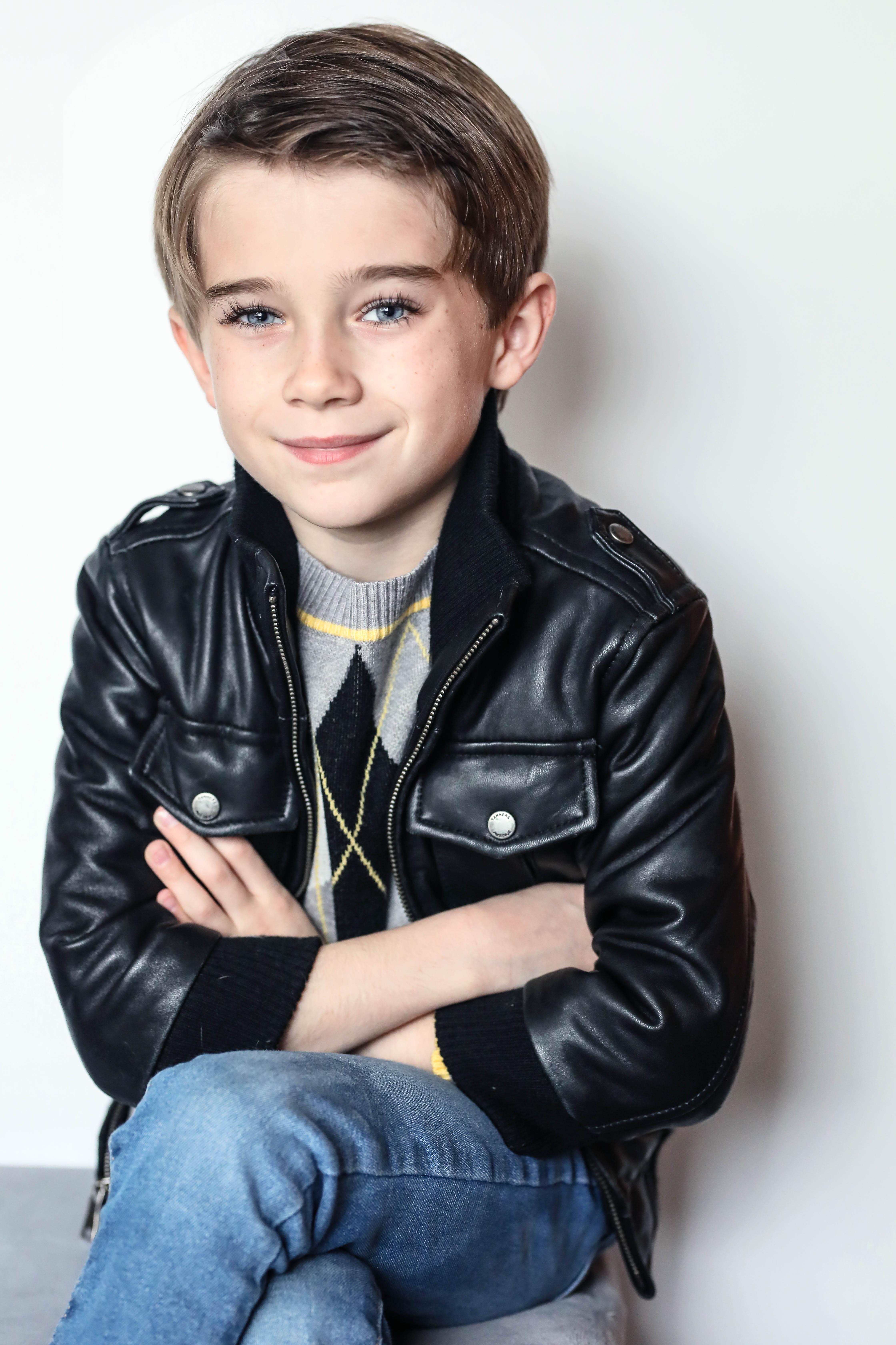 actor Cary Christopher large photo