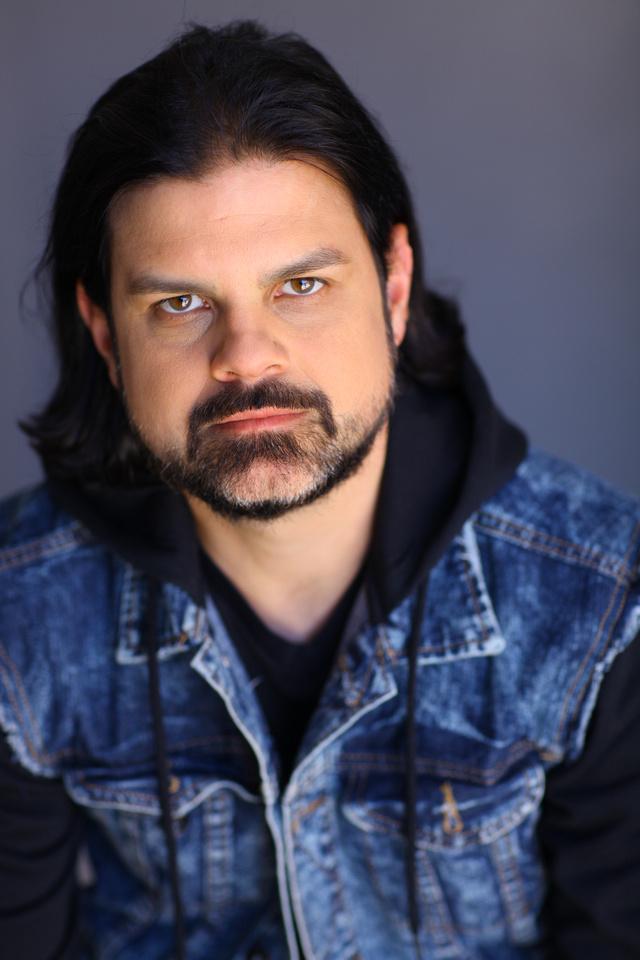 actor Blain Sanchez large photo